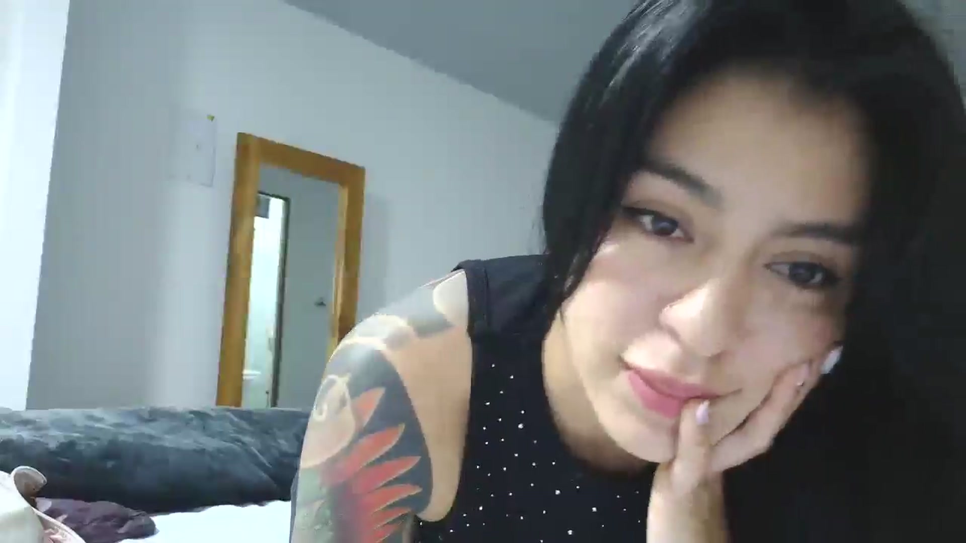 Gallery image thumbnail from yesicat's myfreecams stream on, 11/15/2025, 02:39 image 2 of 20