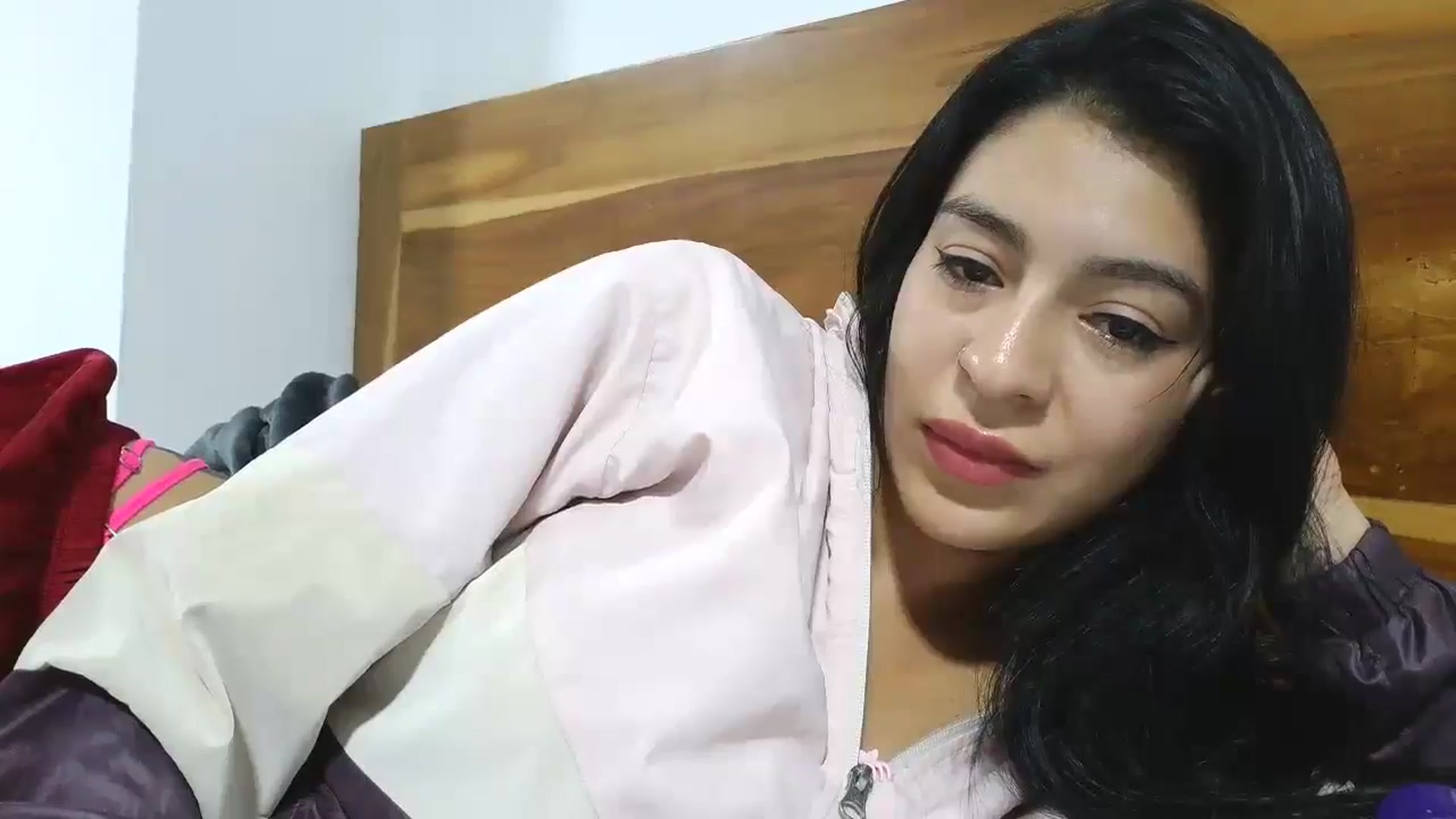 Gallery image thumbnail from yesicat's myfreecams stream on, 11/20/2025, 01:47 image 13 of 20