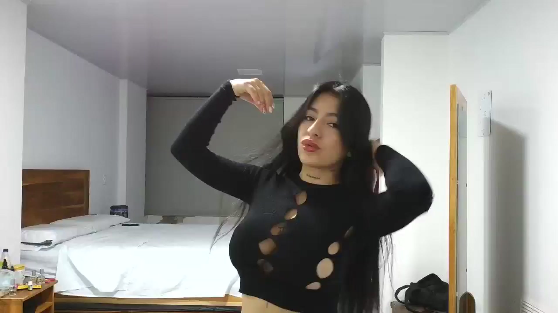 Gallery image thumbnail from yesicat's myfreecams stream on, 11/21/2025, 02:27 image 1 of 20