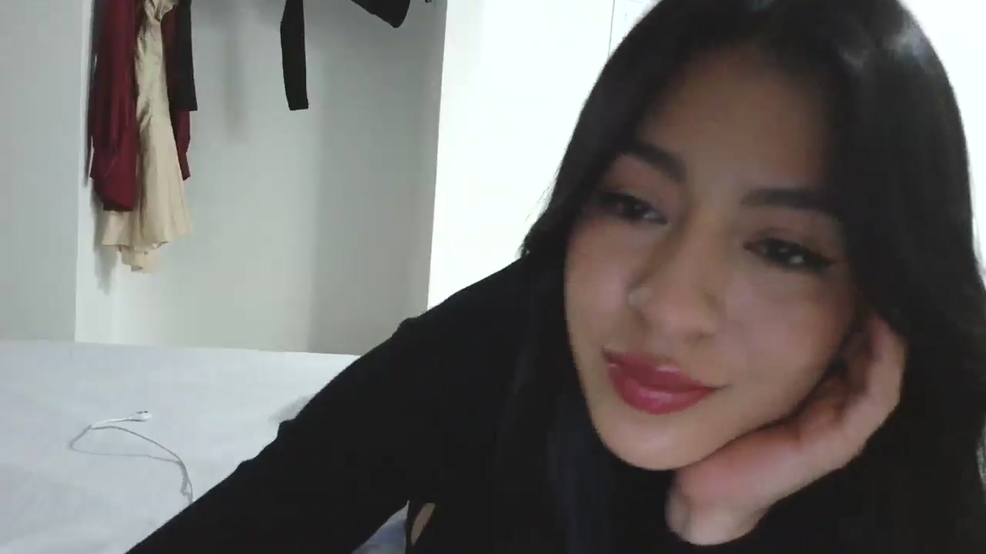 Gallery image thumbnail from yesicat's myfreecams stream on, 11/21/2025, 02:27 image 6 of 20