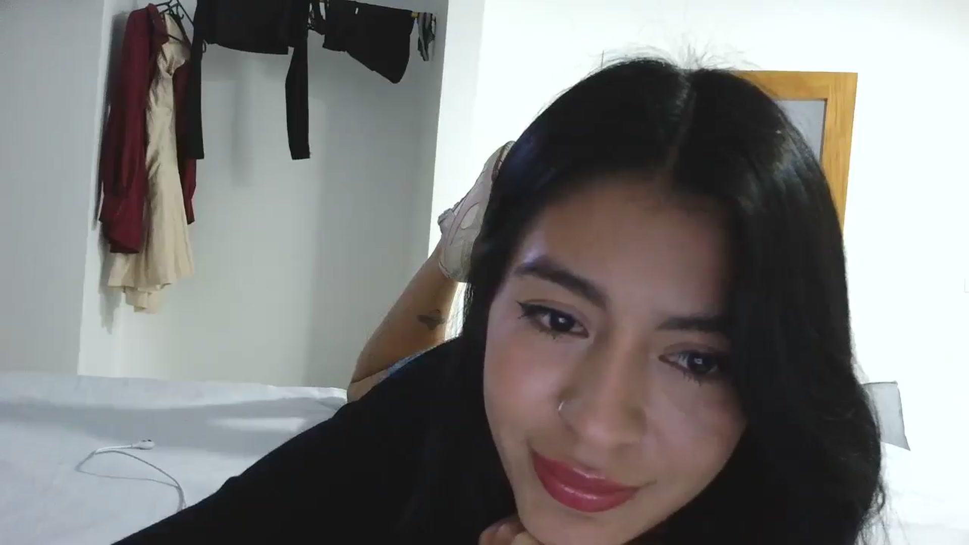 Gallery image thumbnail from yesicat's myfreecams stream on, 11/21/2025, 02:27 image 11 of 20