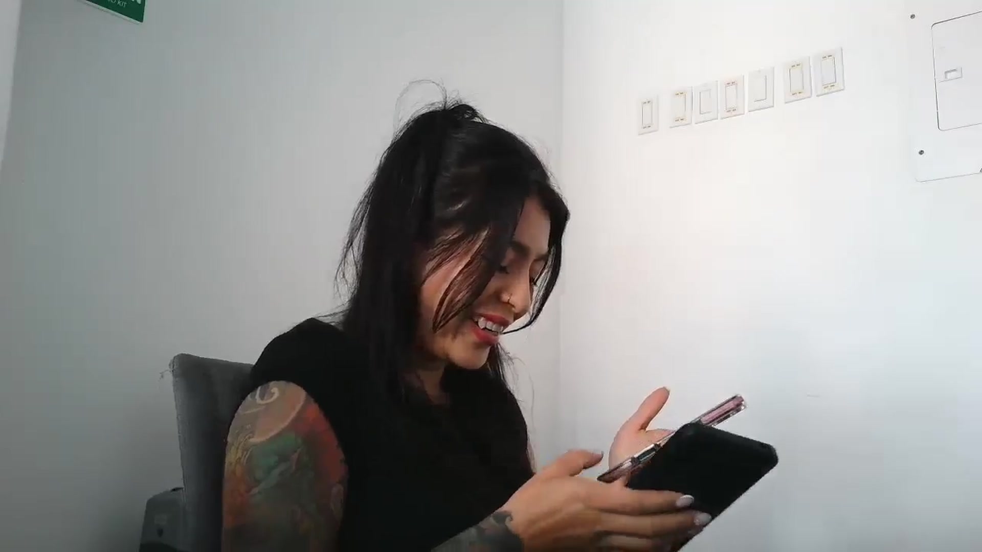 Gallery image thumbnail from yesicat's myfreecams stream on, 11/21/2025, 15:46 image 6 of 20