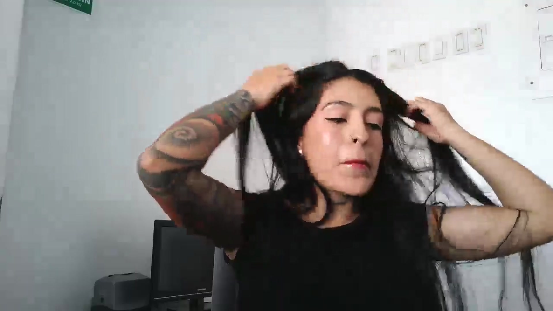Gallery image thumbnail from yesicat's myfreecams stream on, 11/21/2025, 18:07 image 14 of 20