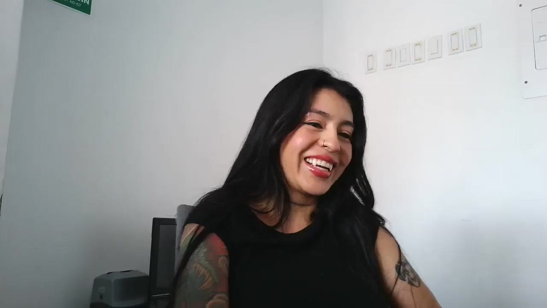 Gallery image thumbnail from yesicat's myfreecams stream on, 11/21/2025, 18:07 image 15 of 20