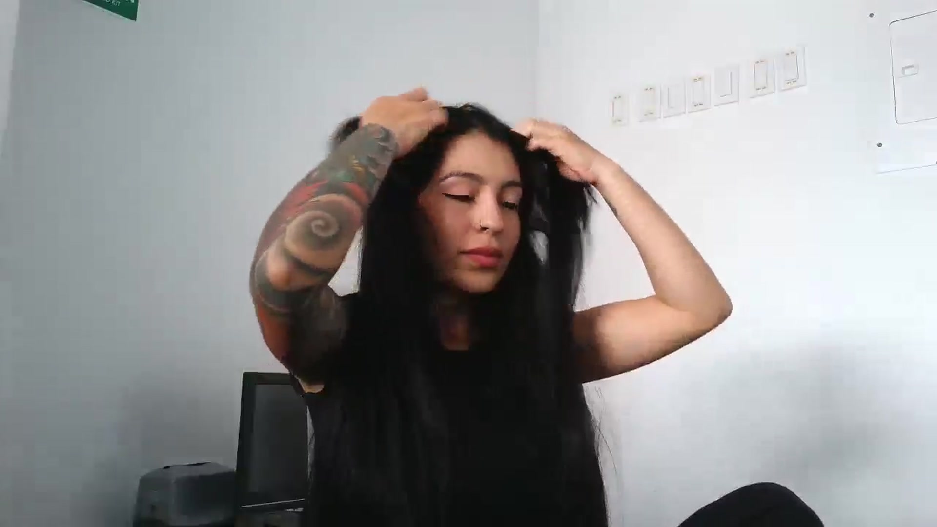 Gallery image thumbnail from yesicat's myfreecams stream on, 11/21/2025, 18:07 image 9 of 20