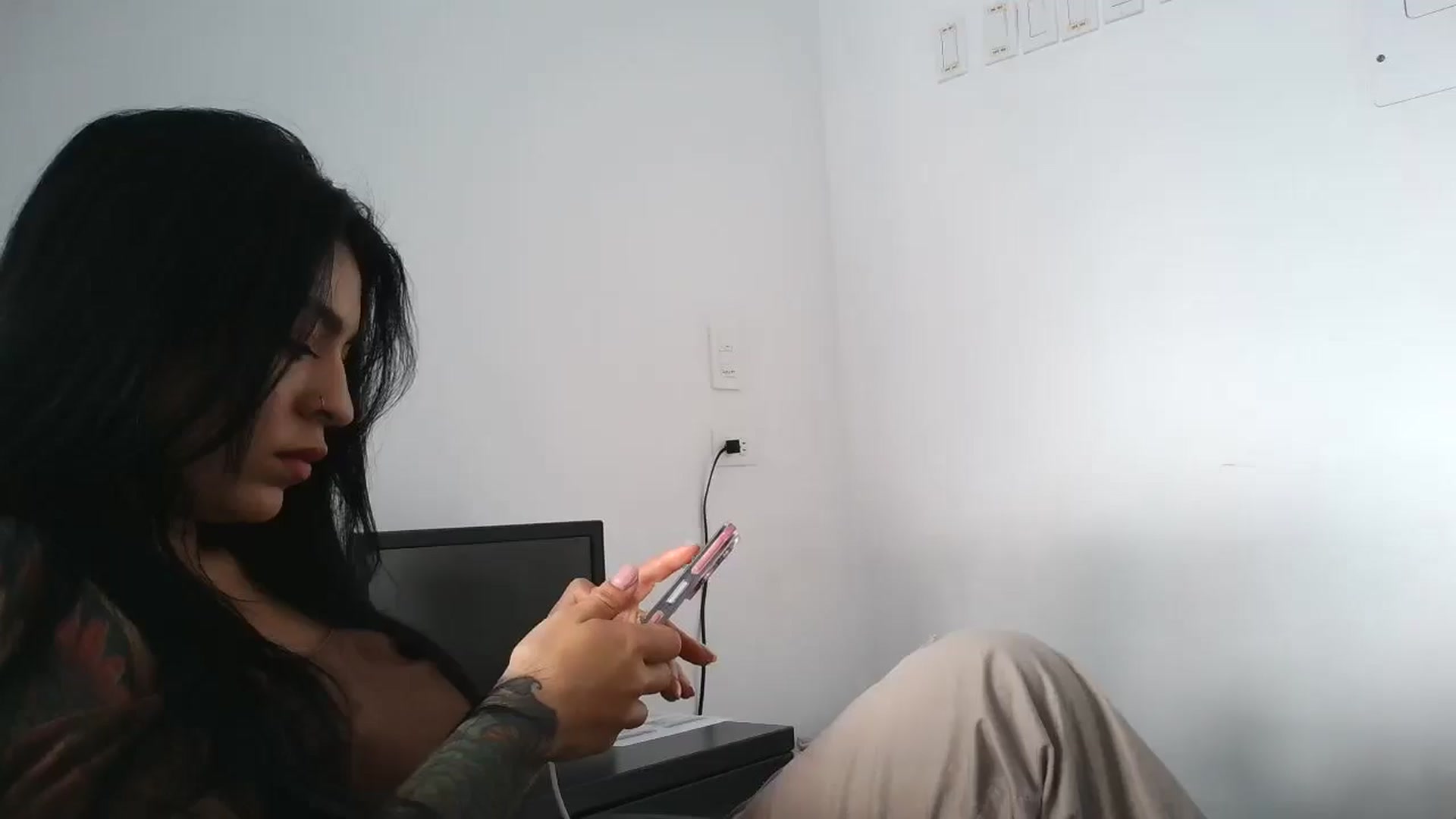Gallery image thumbnail from yesicat's myfreecams stream on, 11/26/2025, 17:58 image 14 of 20