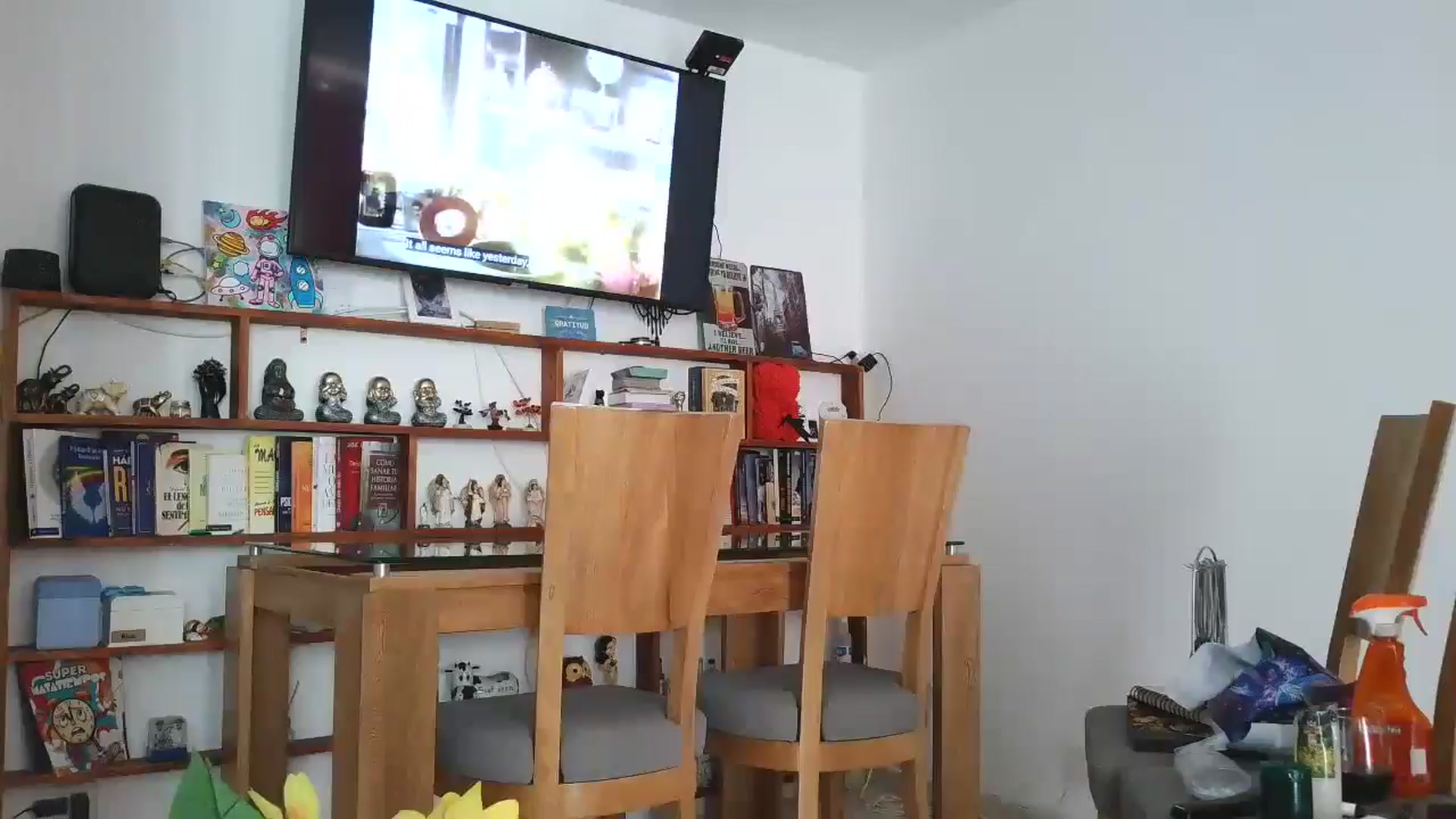 Gallery image thumbnail from yesicat's myfreecams stream on, 12/03/2025, 18:15 image 16 of 20