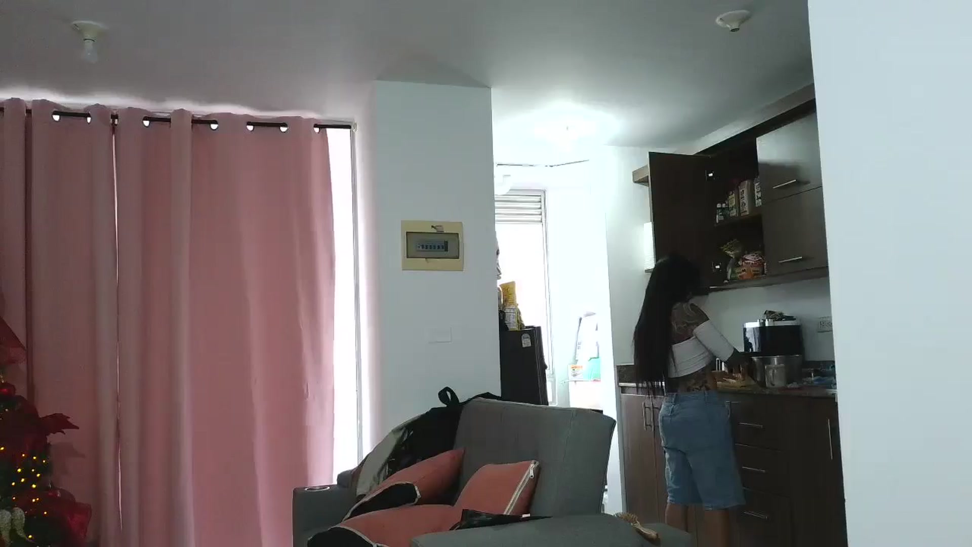 Gallery image thumbnail from yesicat's myfreecams stream on, 12/11/2025, 23:04 image 3 of 20