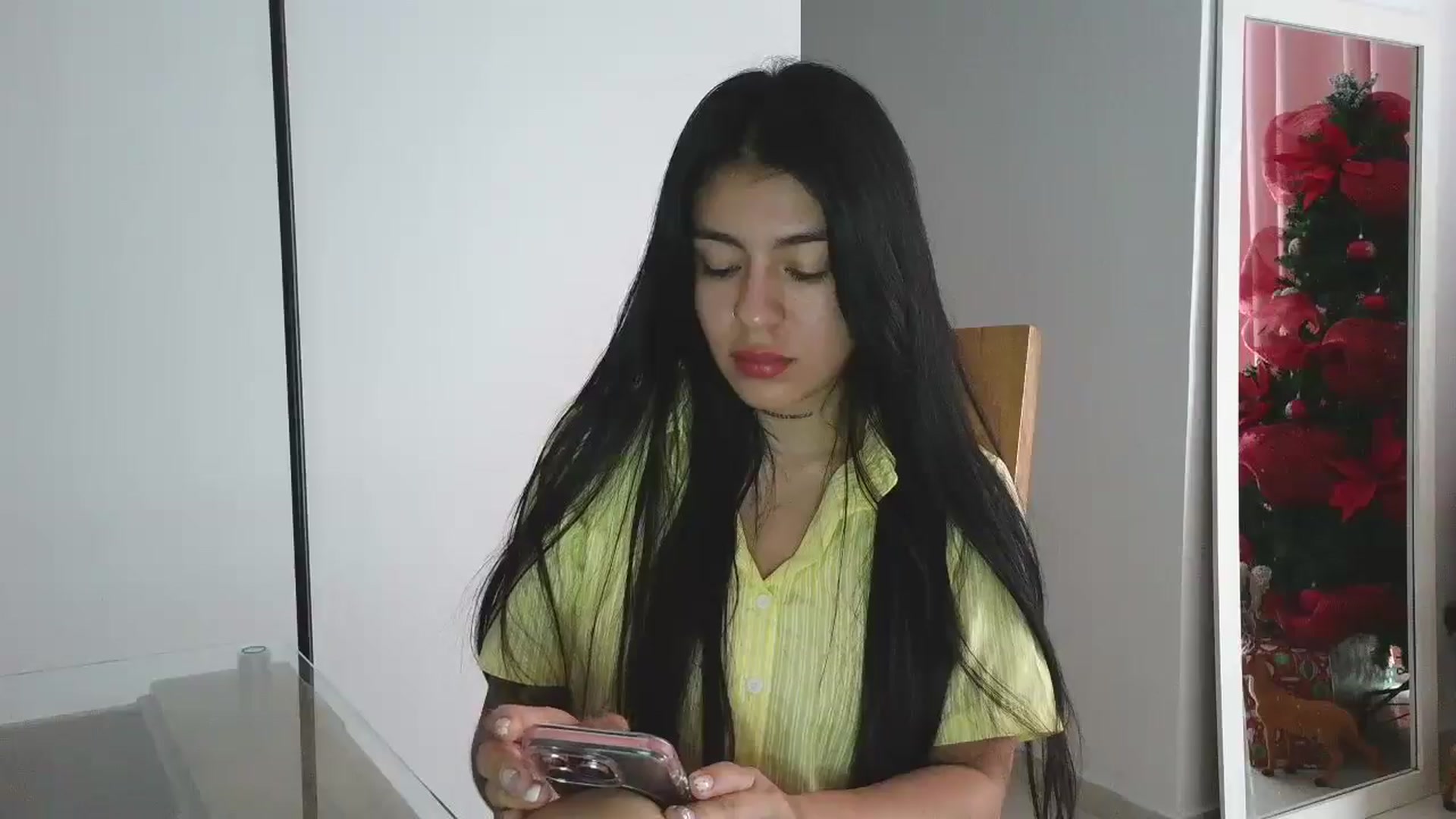 Gallery image thumbnail from yesicat's myfreecams stream on, 12/12/2025, 14:54 image 13 of 20