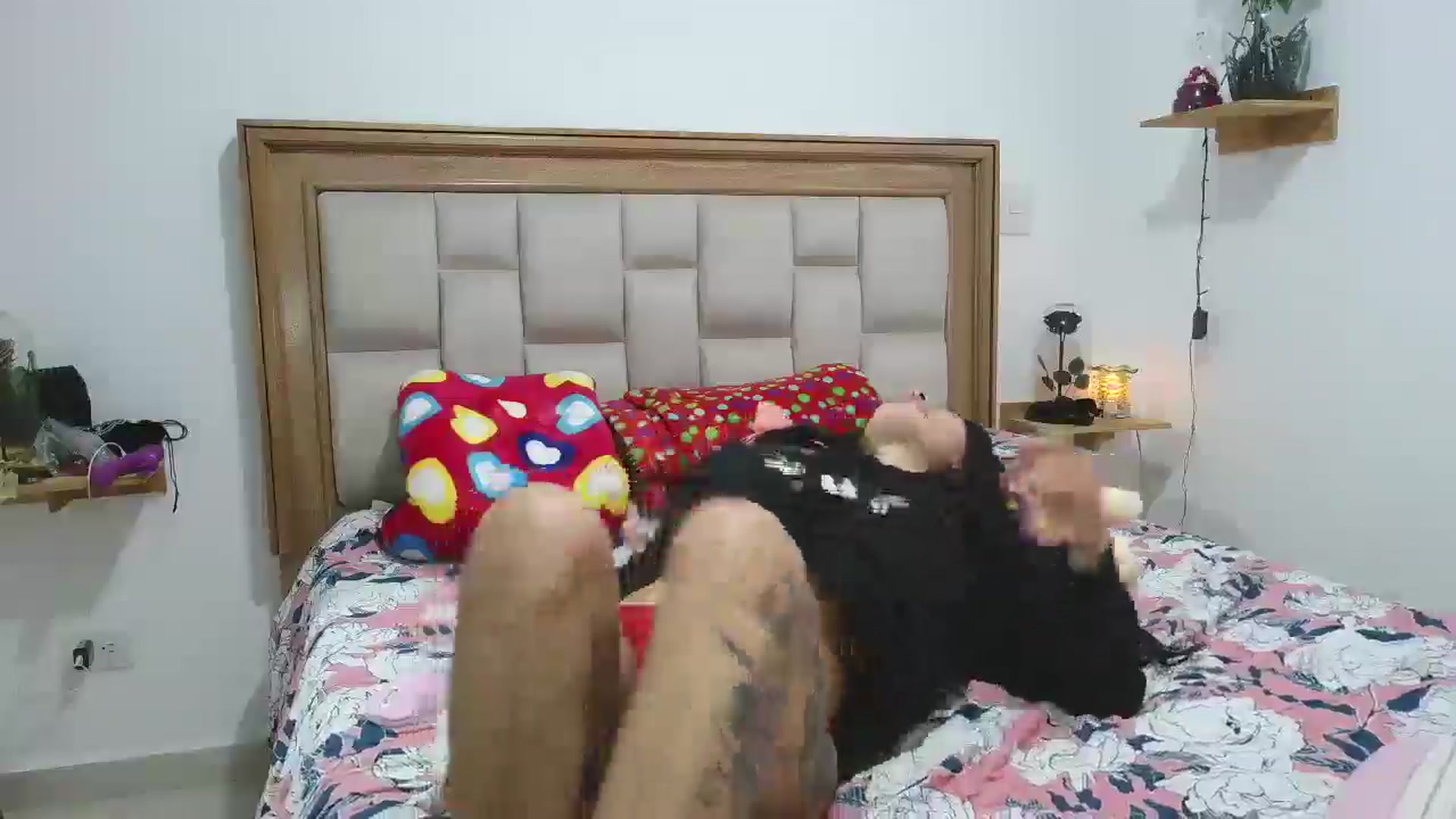 Gallery image thumbnail from yesicat's myfreecams stream on, 12/23/2025, 05:35 image 11 of 20