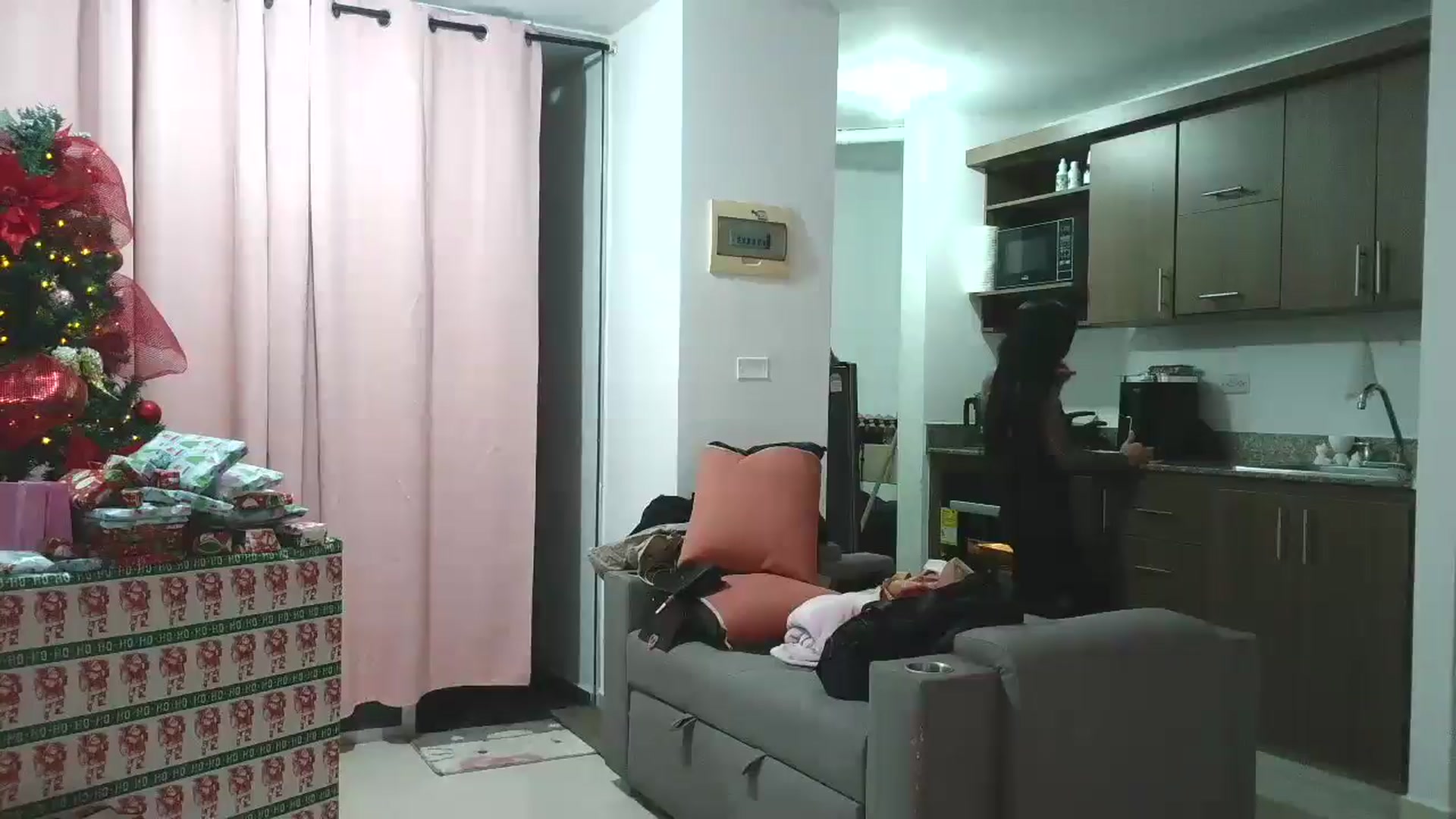 Gallery image thumbnail from yesicat's myfreecams stream on, 12/24/2025, 05:18 image 9 of 20