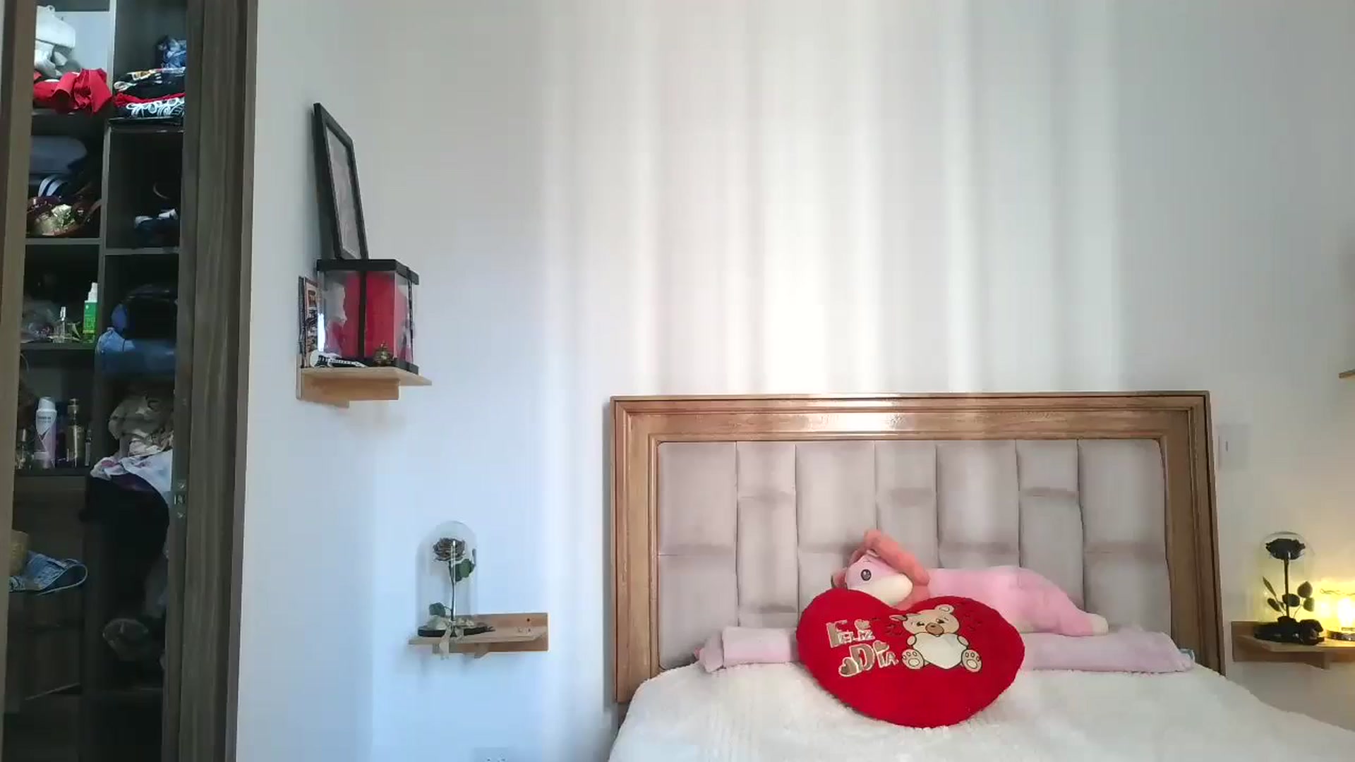 Gallery image thumbnail from yesicat's myfreecams stream on, 12/31/2025, 21:43 image 16 of 20