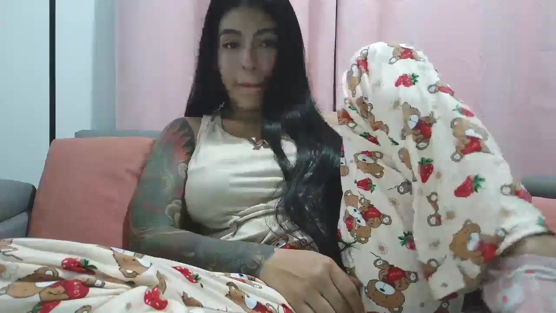 Gallery image thumbnail from yesicat's myfreecams stream on, 01/02/2026, 04:03 image 13 of 20