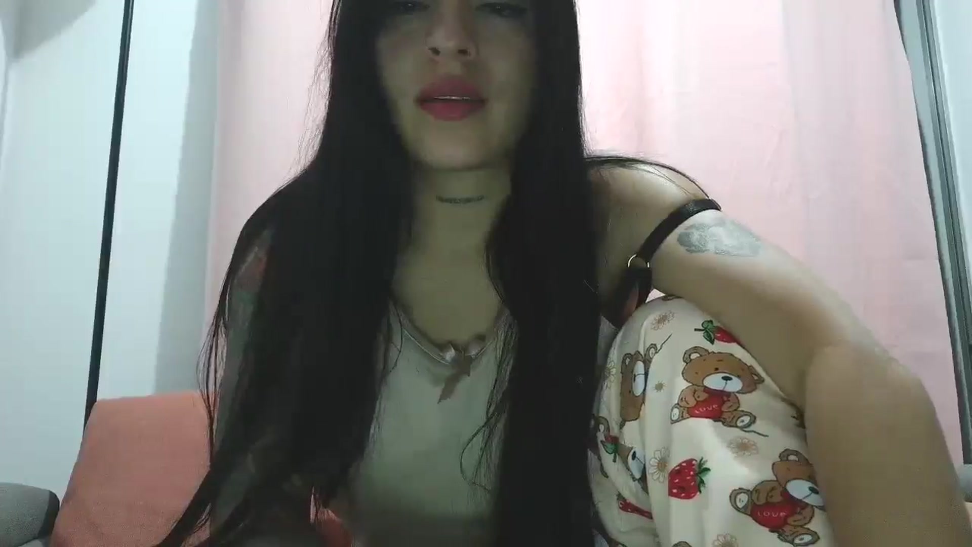Gallery image thumbnail from yesicat's myfreecams stream on, 01/02/2026, 04:03 image 4 of 20