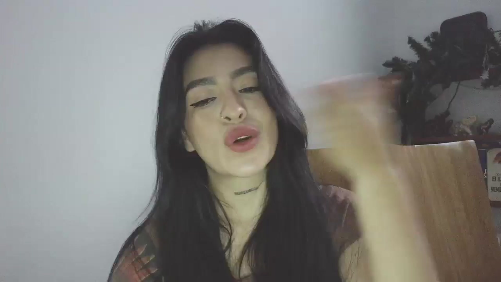 Gallery image thumbnail from yesicat's myfreecams stream on, 01/08/2026, 24:00 image 14 of 20