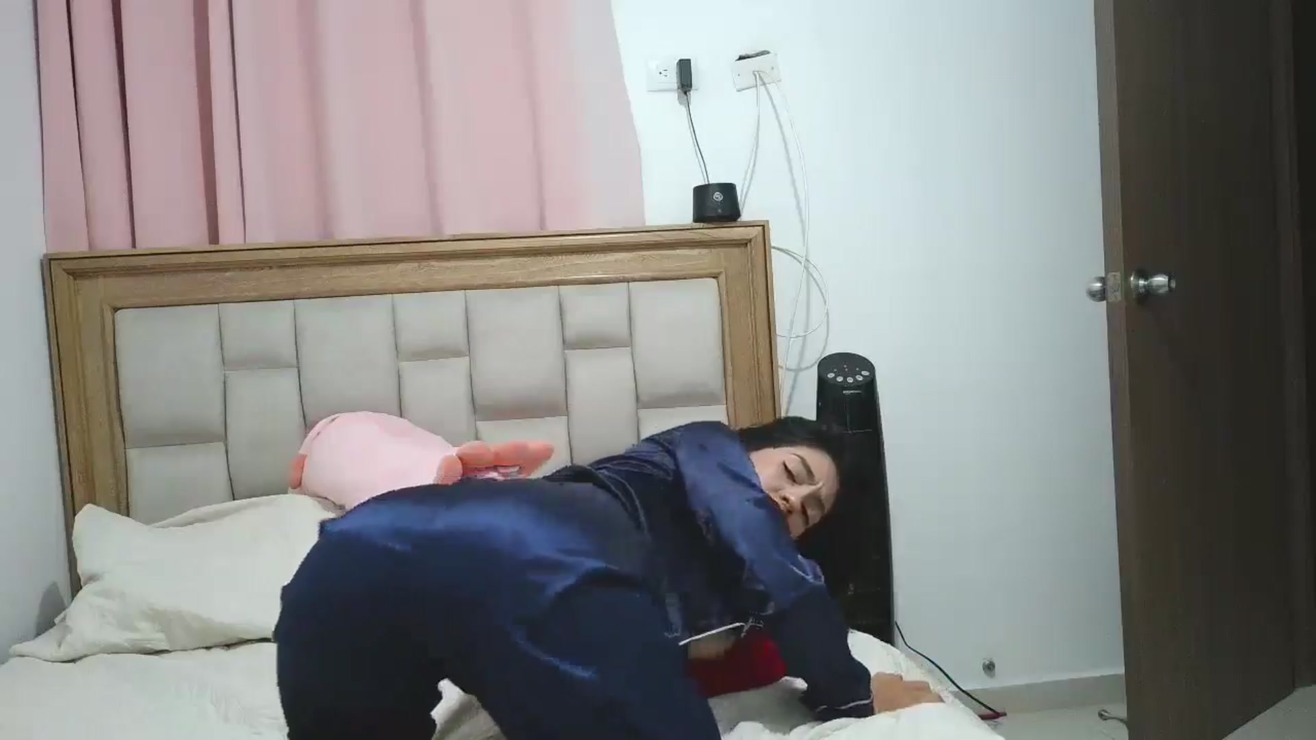Gallery image thumbnail from yesicat's myfreecams stream on, 01/09/2026, 02:41 image 2 of 20
