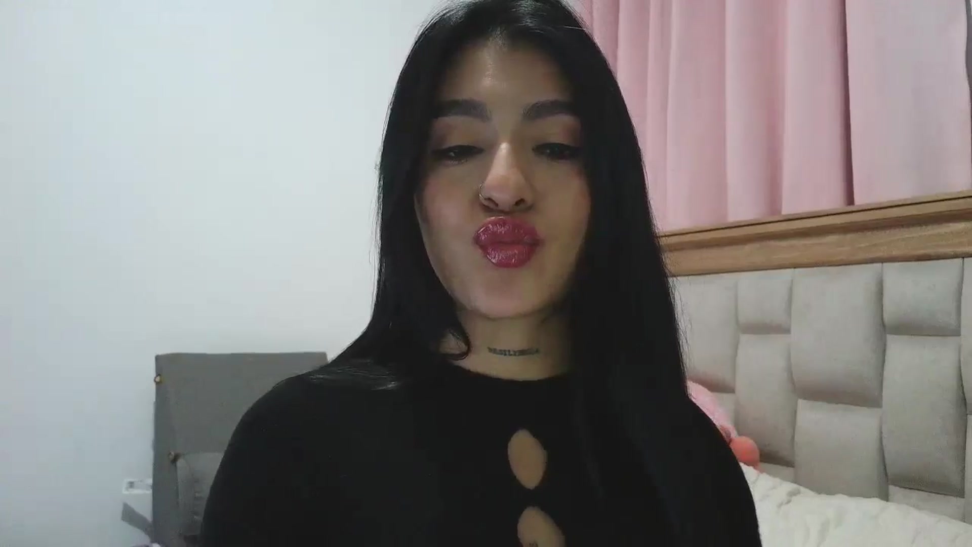 Gallery image thumbnail from yesicat's myfreecams stream on, 01/31/2026, 04:11 image 6 of 20