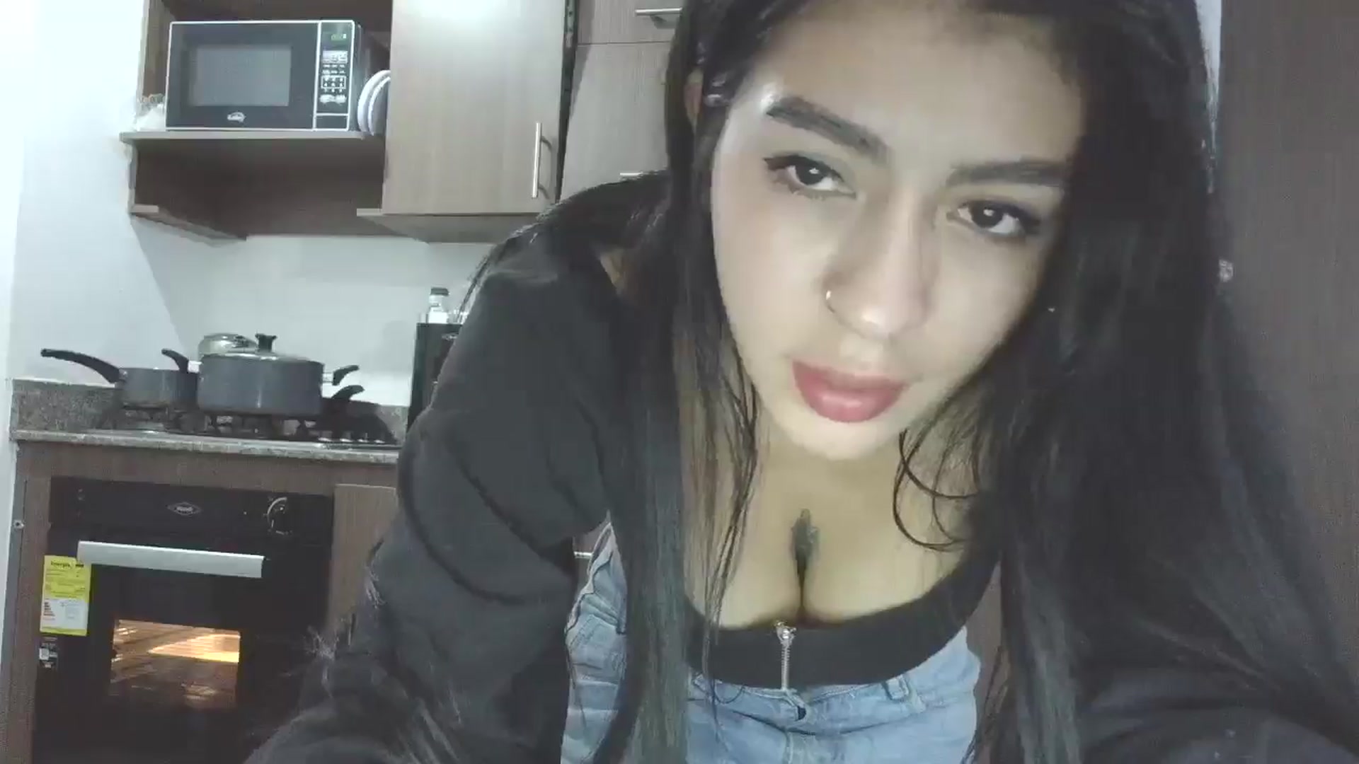 Gallery image thumbnail from yesicat's myfreecams stream on, 02/01/2026, 03:43 image 15 of 20