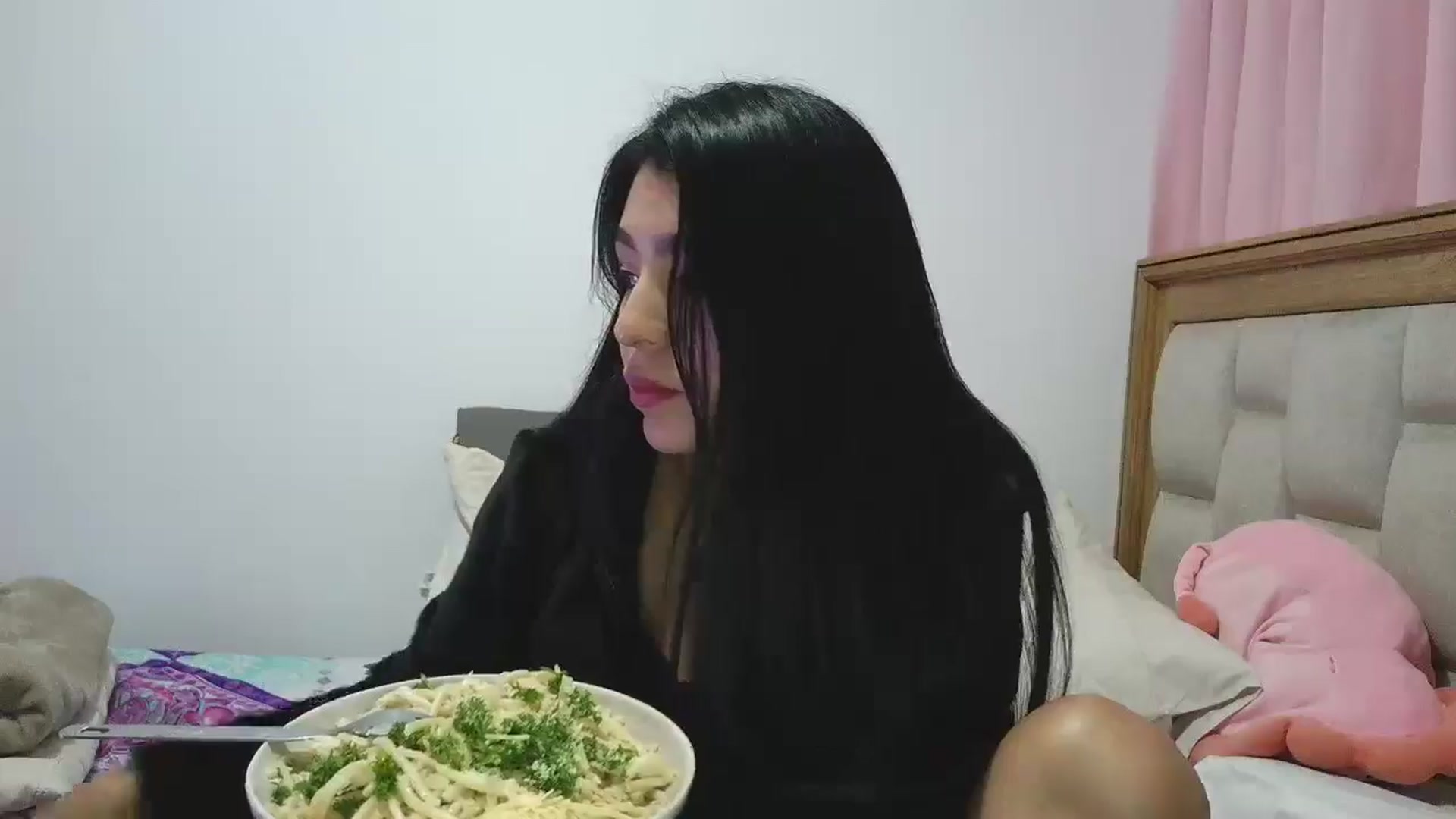 Gallery image thumbnail from yesicat's myfreecams stream on, 02/02/2026, 03:53 image 10 of 20
