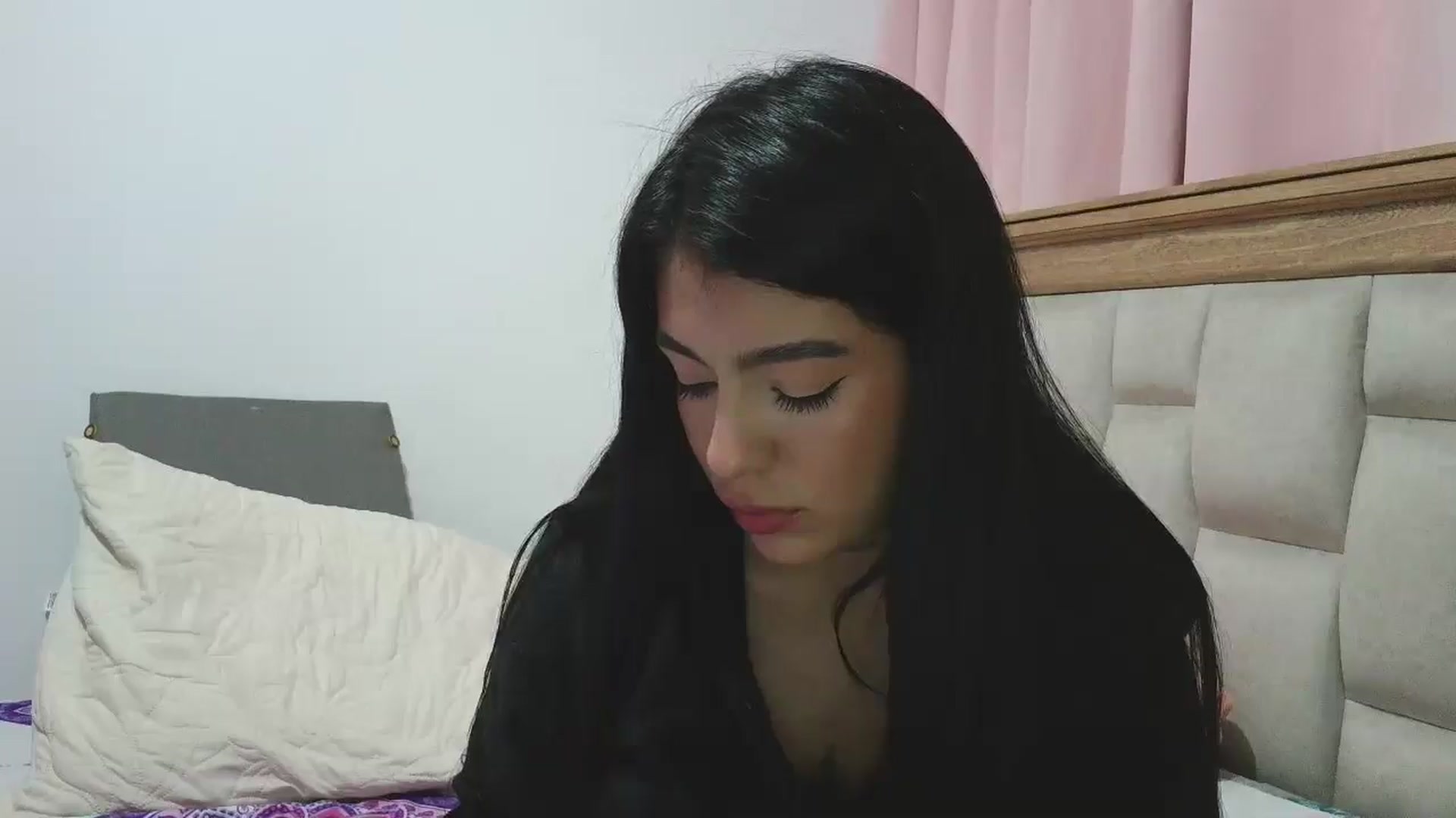 Gallery image thumbnail from yesicat's myfreecams stream on, 02/02/2026, 03:53 image 12 of 20