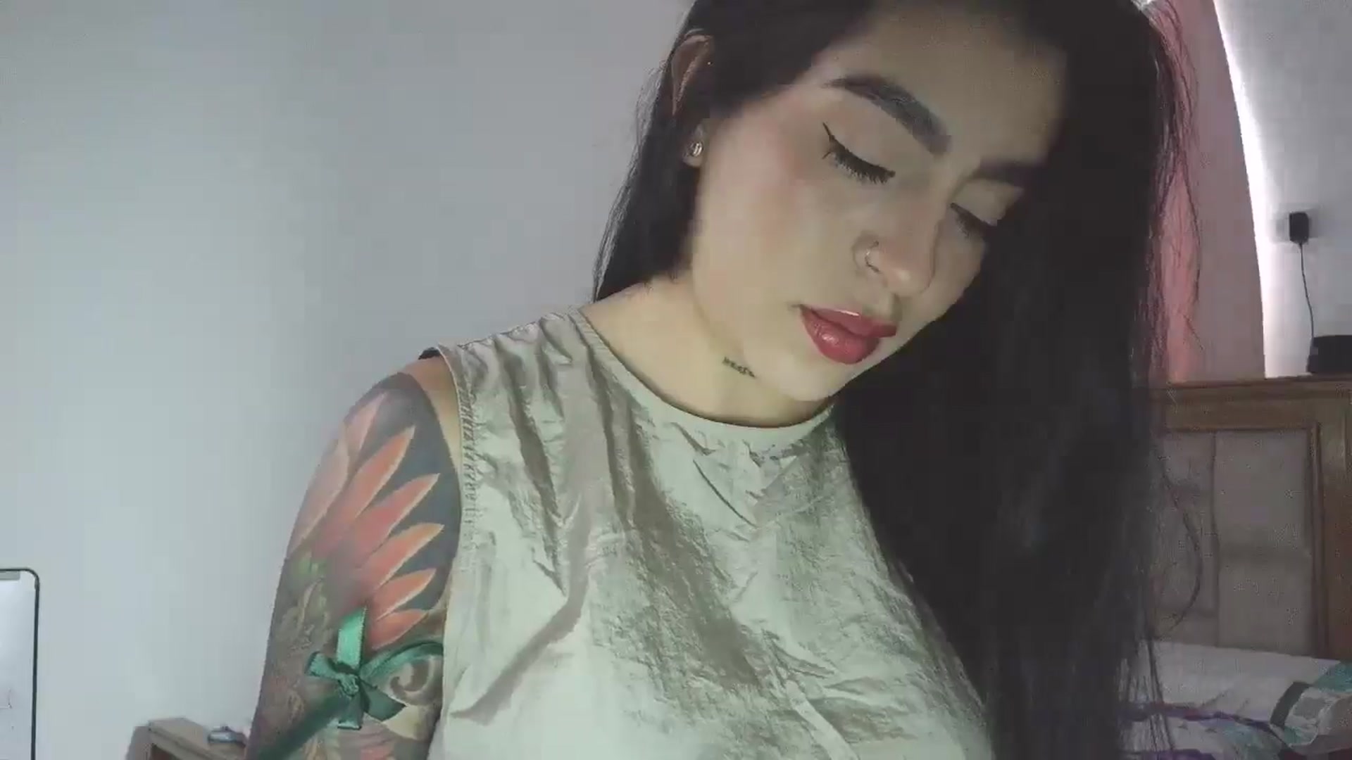 Gallery image thumbnail from yesicat's myfreecams stream on, 02/11/2026, 23:01 image 6 of 20