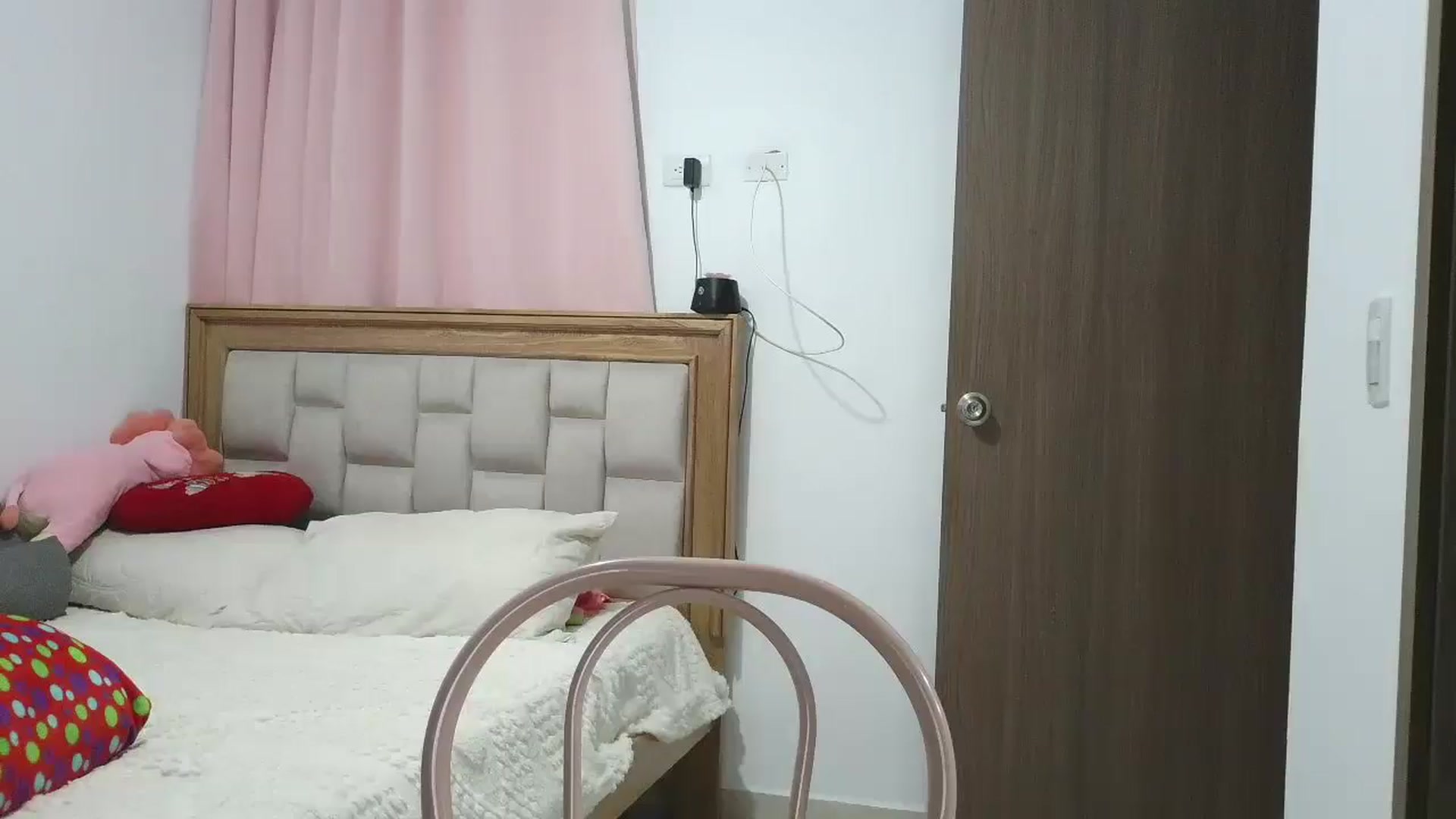 Gallery image thumbnail from yesicat's myfreecams stream on, 02/26/2026, 03:06 image 15 of 20