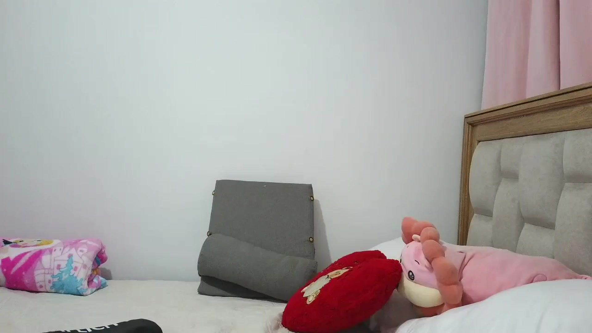 Gallery image thumbnail from yesicat's myfreecams stream on, 03/02/2026, 04:47 image 10 of 20