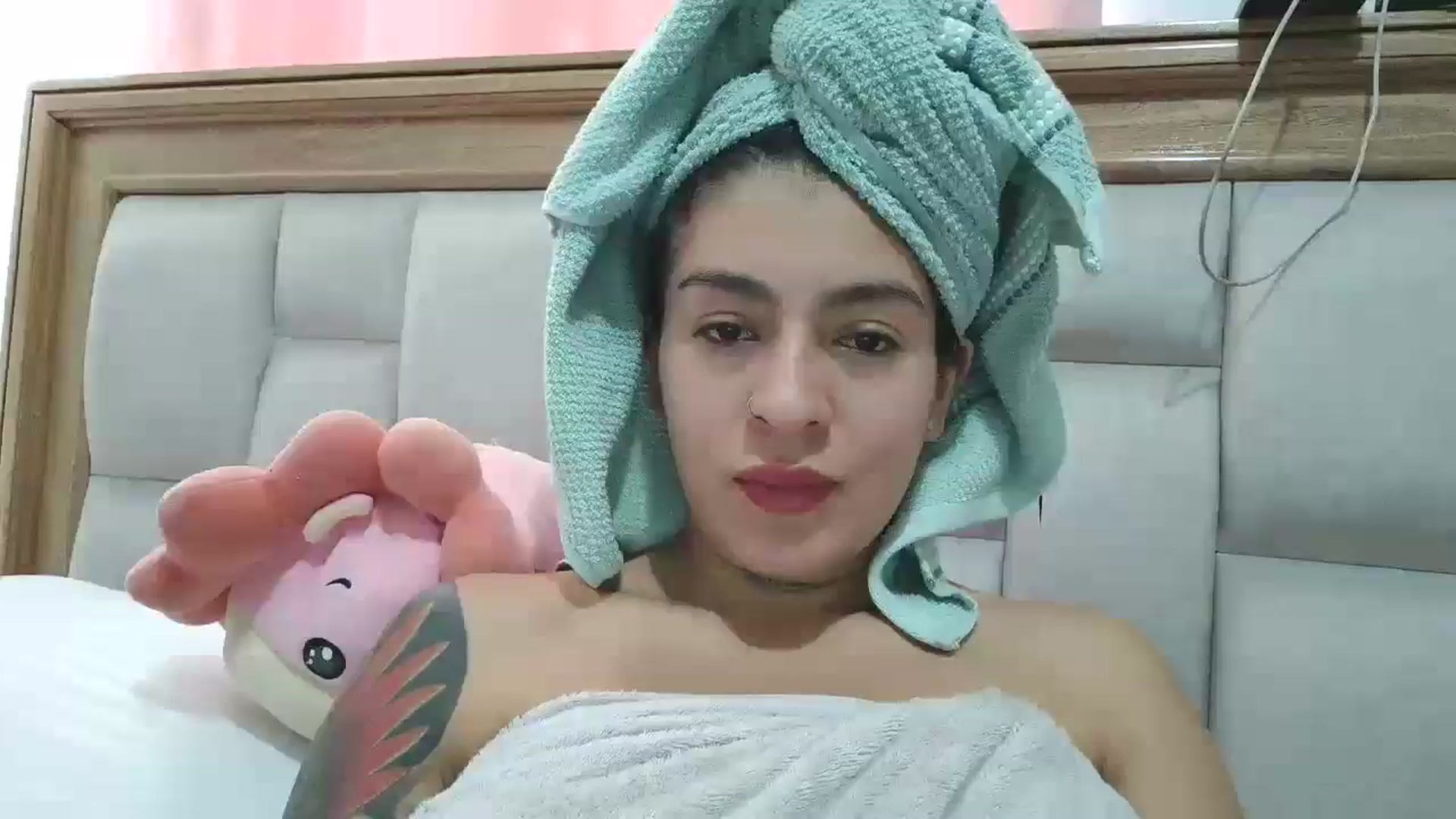 Gallery image thumbnail from yesicat's myfreecams stream on, 03/04/2026, 22:19 image 1 of 20