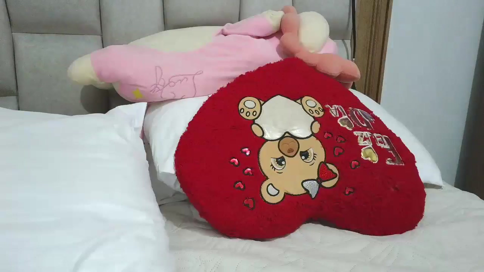 Gallery image thumbnail from yesicat's myfreecams stream on, 03/05/2026, 05:35 image 20 of 20
