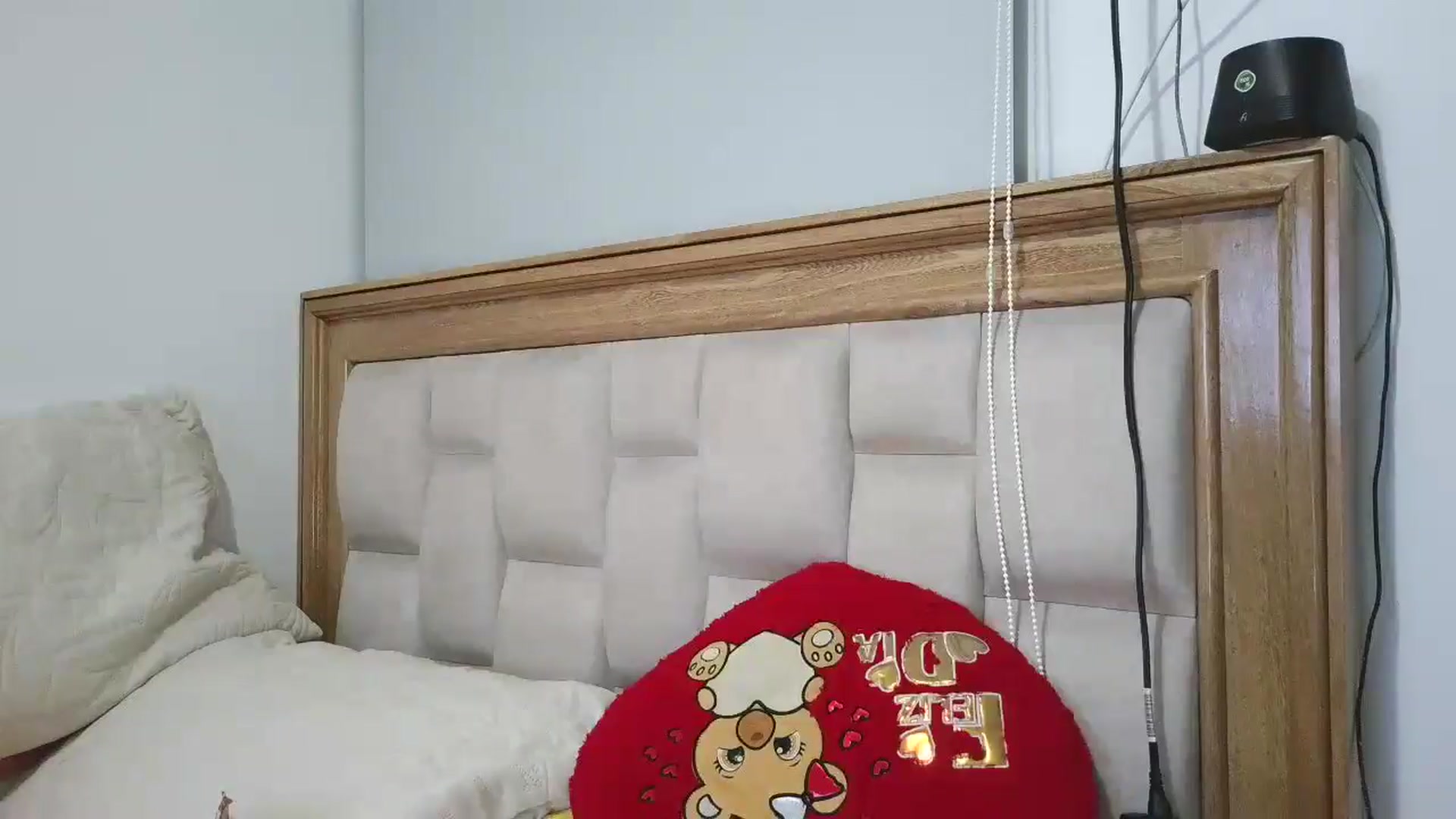 Gallery image thumbnail from yesicat's myfreecams stream on, 03/16/2026, 05:33 image 6 of 20