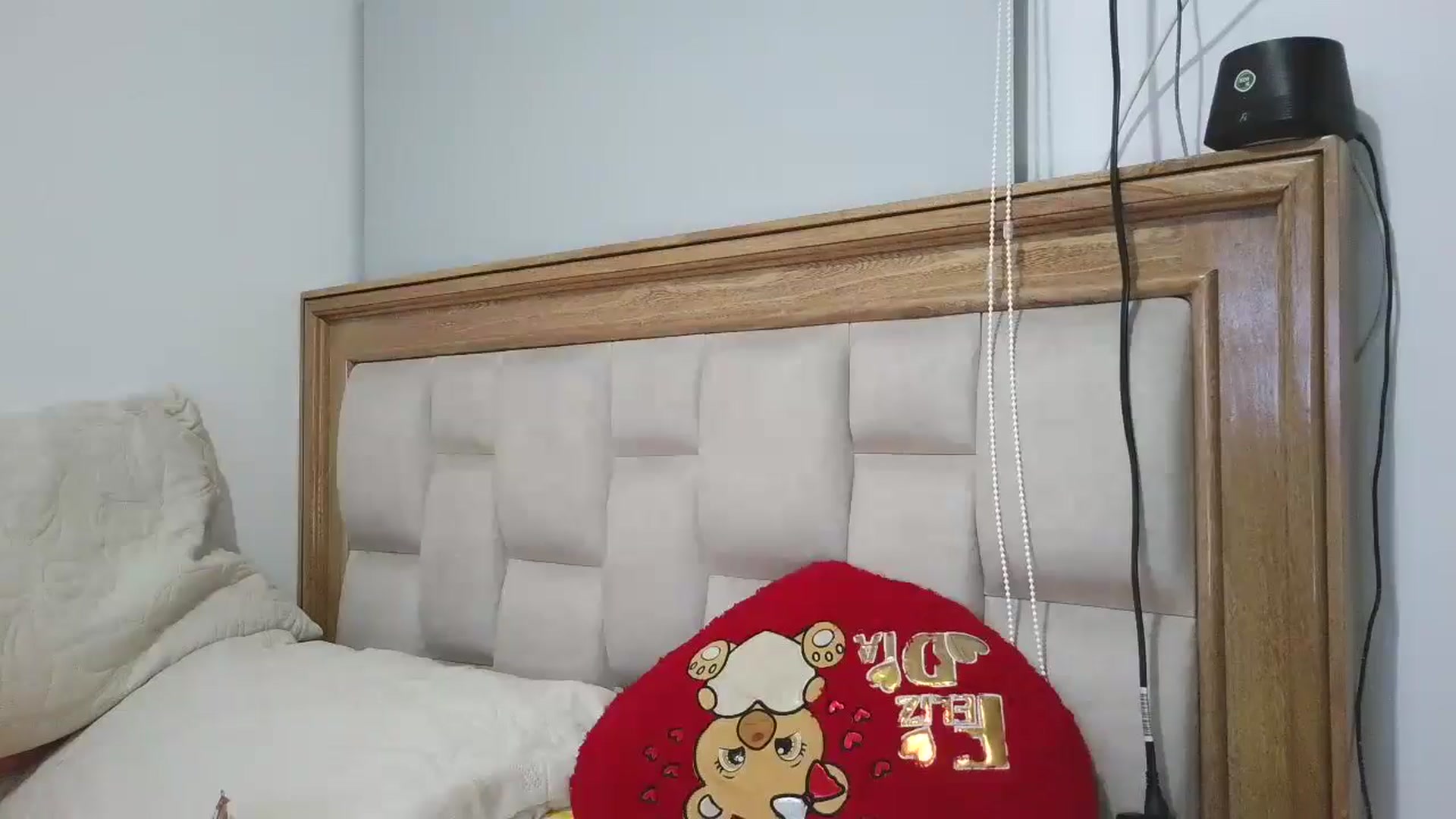 Gallery image thumbnail from yesicat's myfreecams stream on, 03/16/2026, 05:33 image 5 of 20