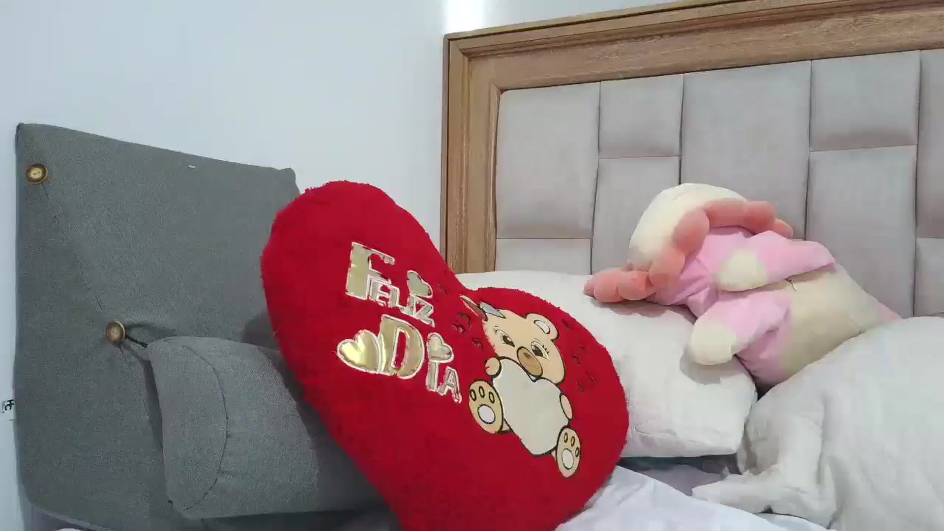 Gallery image thumbnail from yesicat's myfreecams stream on, 03/24/2026, 21:44 image 1 of 20