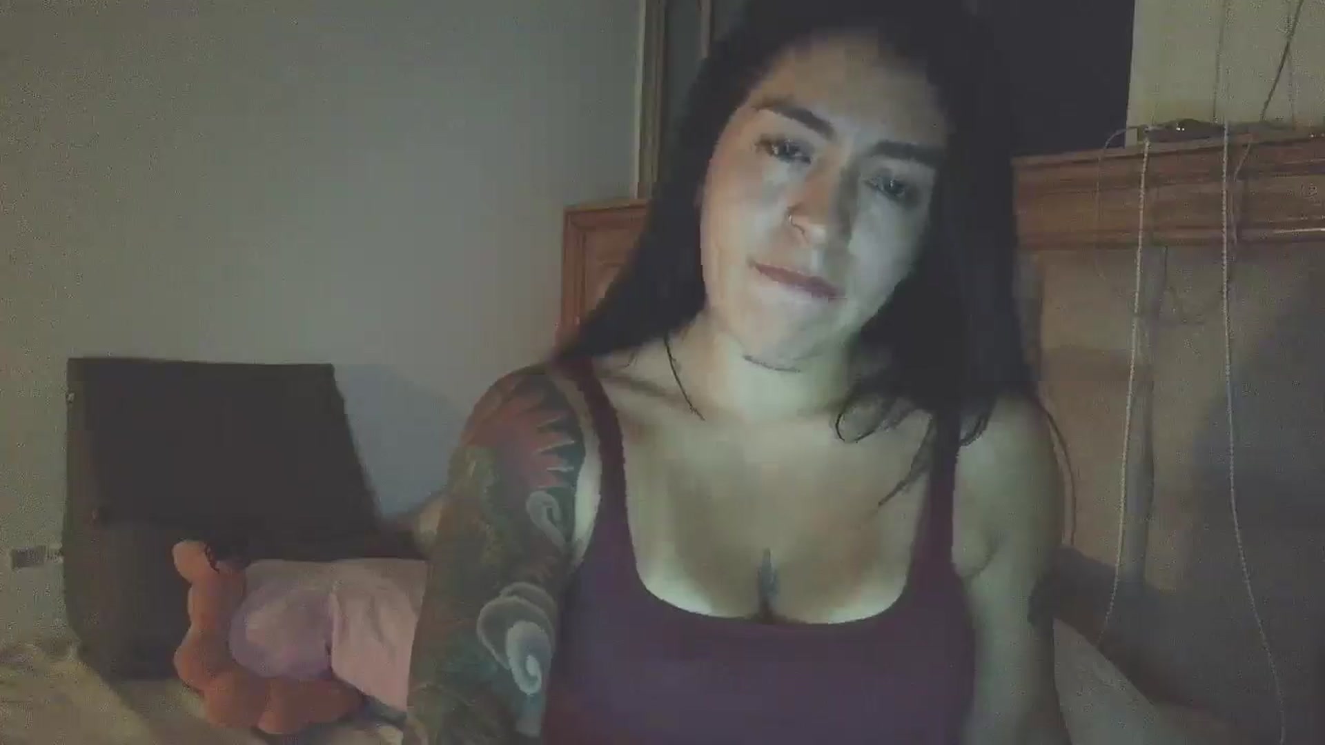 Gallery image thumbnail from yesicat's myfreecams stream on, 03/25/2026, 03:48 image 15 of 20