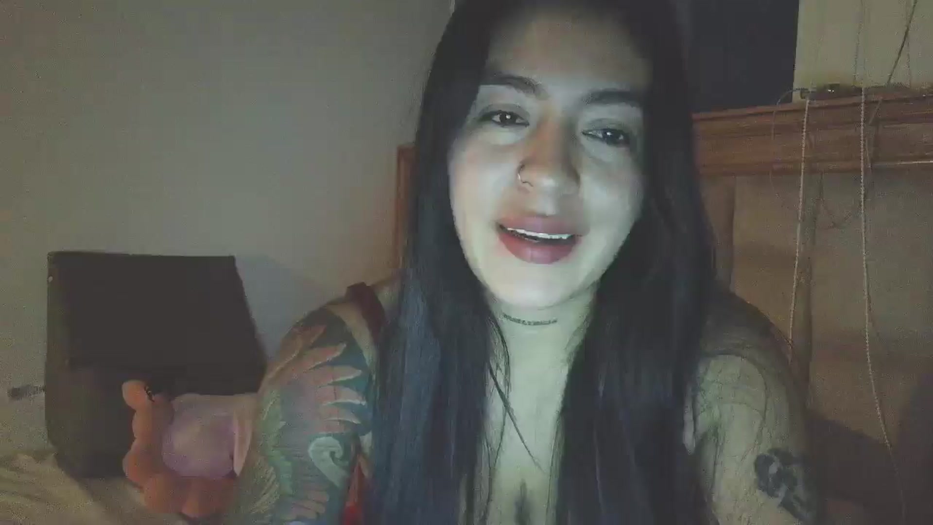 Gallery image thumbnail from yesicat's myfreecams stream on, 03/25/2026, 03:48 image 10 of 20