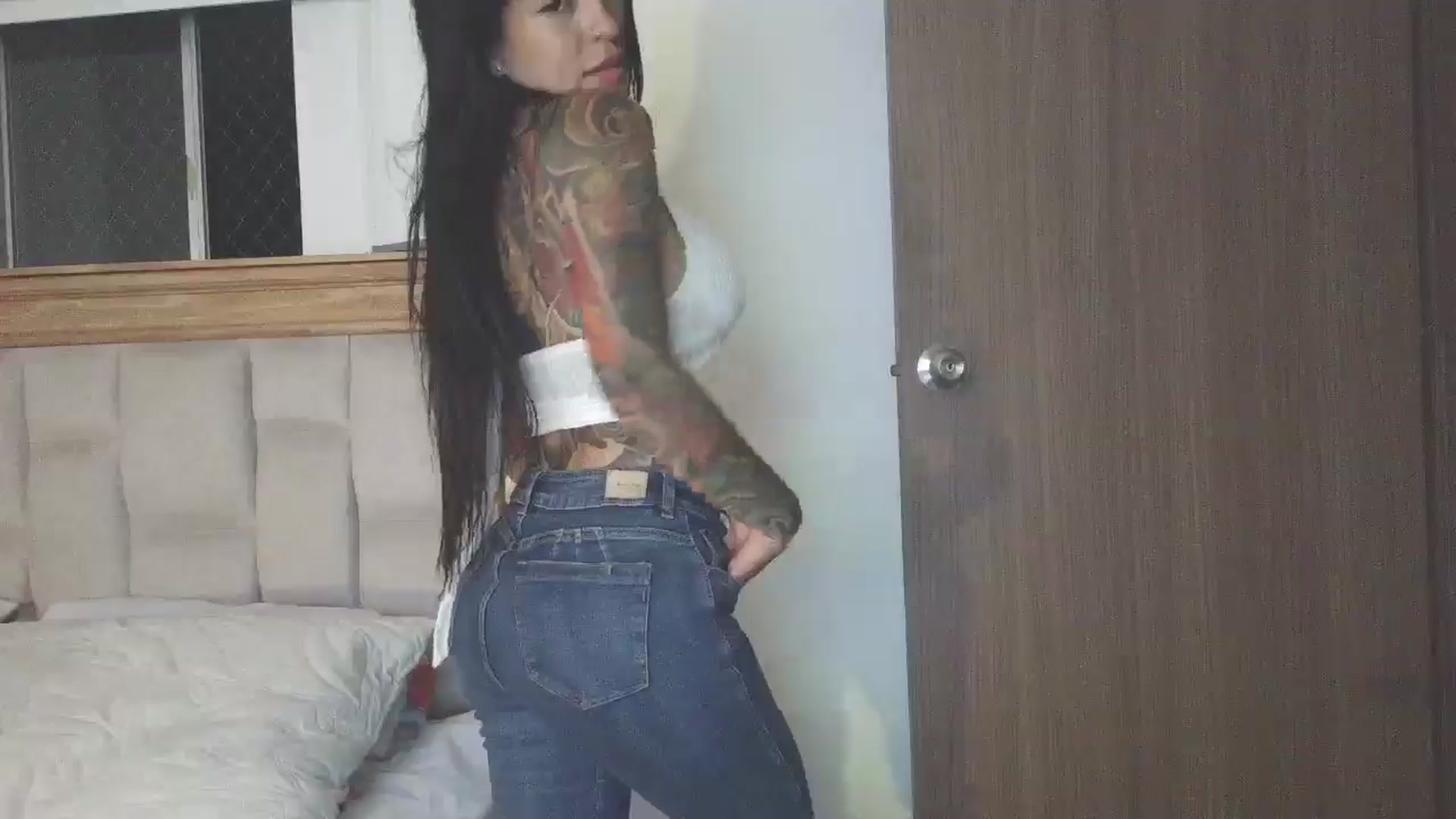 Gallery image thumbnail from yesicat's myfreecams stream on, 03/26/2026, 04:21 image 5 of 20
