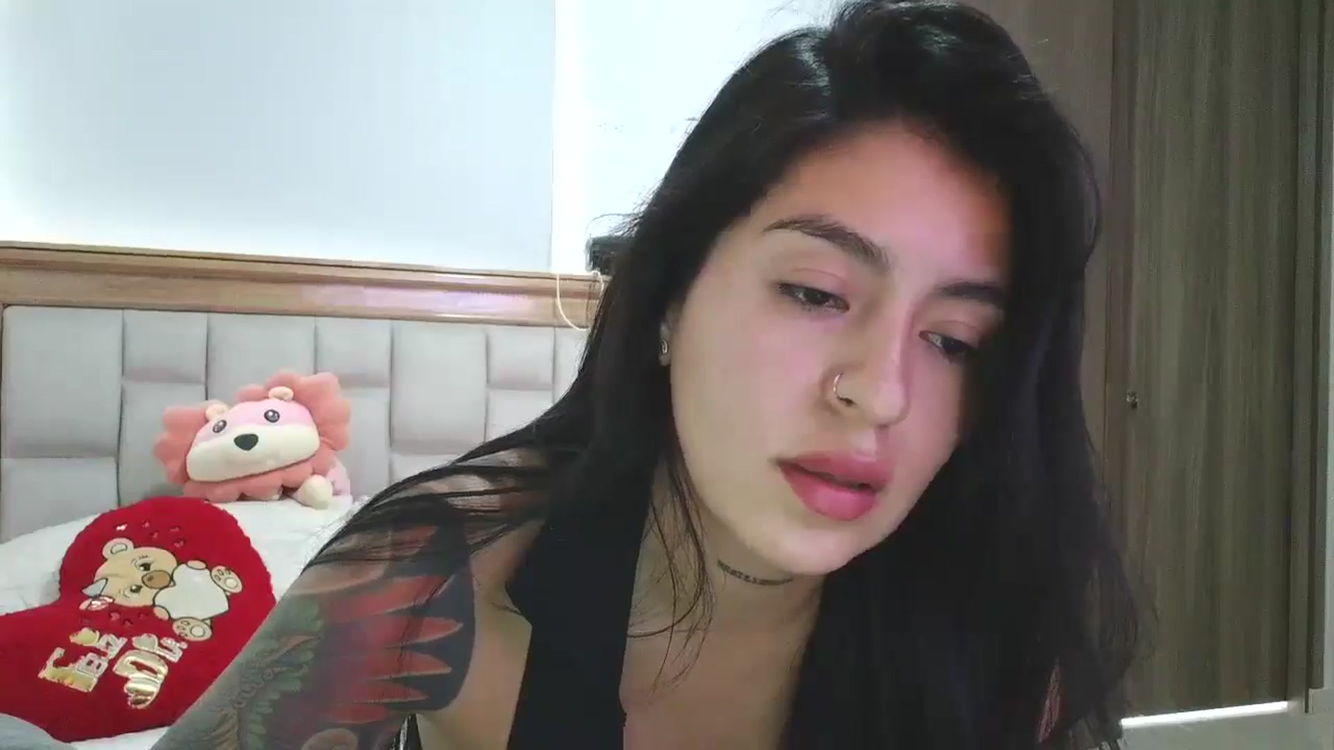 Gallery image thumbnail from yesicat's myfreecams stream on, 04/06/2026, 19:56 image 3 of 20