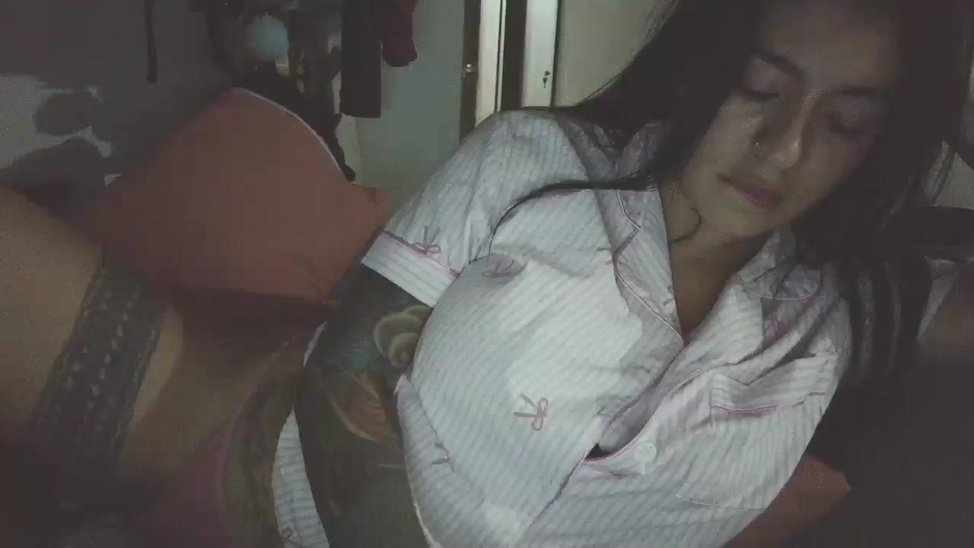 Gallery image thumbnail from yesicat's myfreecams stream on, 04/15/2026, 04:07 image 20 of 20