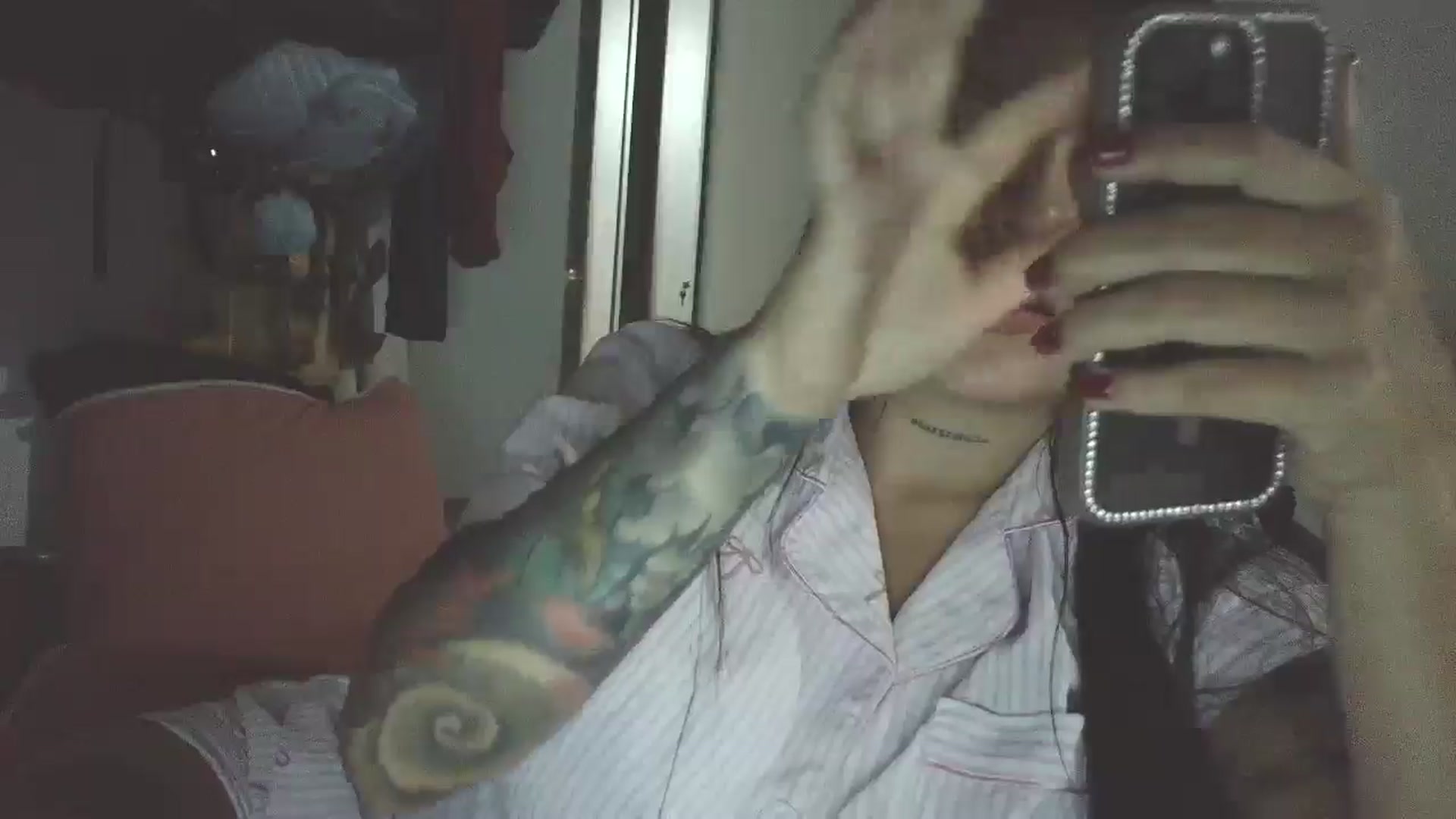 Gallery image thumbnail from yesicat's myfreecams stream on, 04/15/2026, 04:07 image 13 of 20