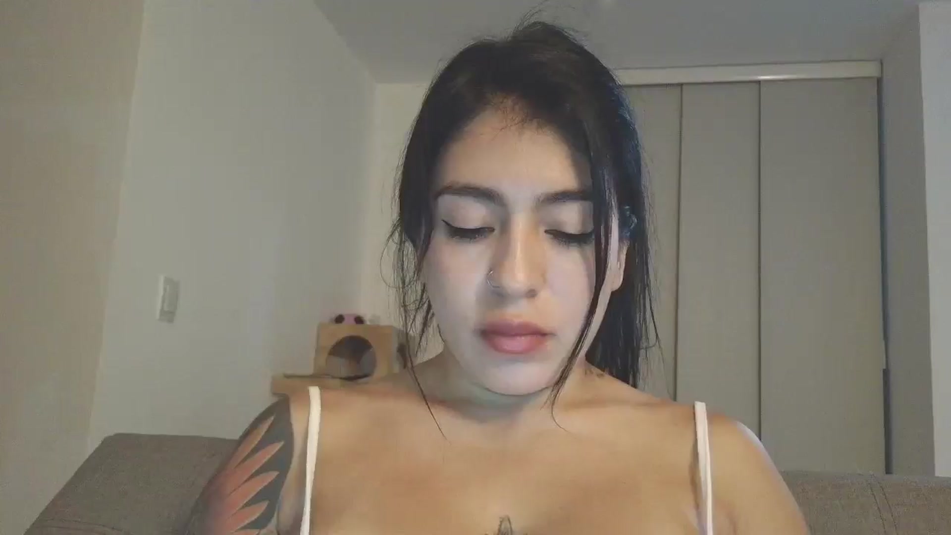 Gallery image thumbnail from yesicat's myfreecams stream on, 04/16/2026, 05:18 image 3 of 20