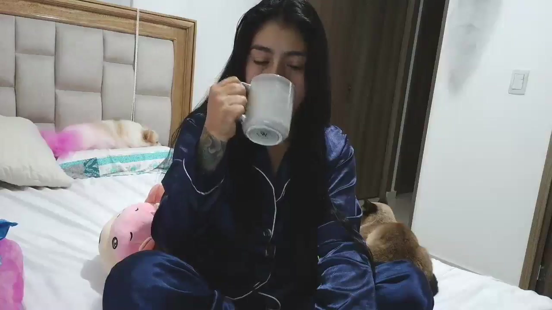 Gallery image thumbnail from yesicat's myfreecams stream on, 04/18/2026, 05:18 image 2 of 20