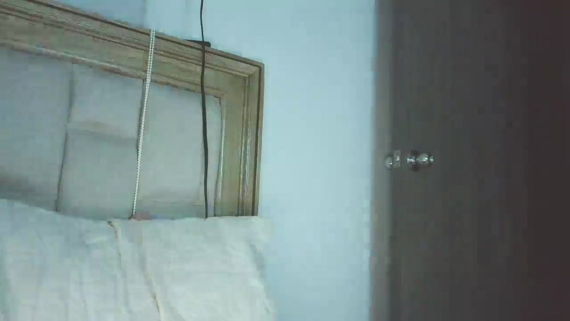Gallery image thumbnail from yesicat's myfreecams stream on, 04/19/2026, 03:57 image 7 of 20