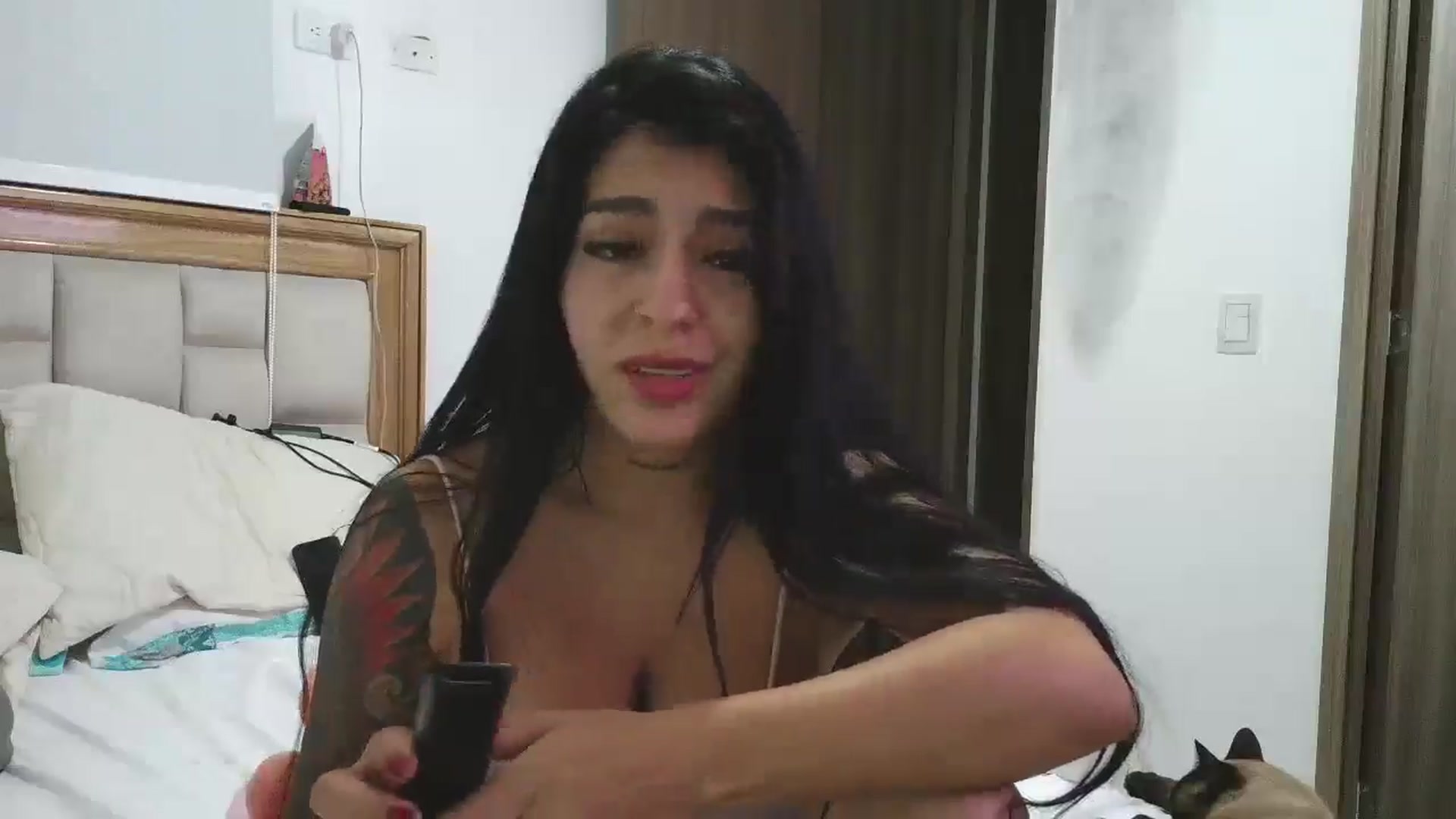 Gallery image thumbnail from yesicat's myfreecams stream on, 04/20/2026, 04:07 image 6 of 20