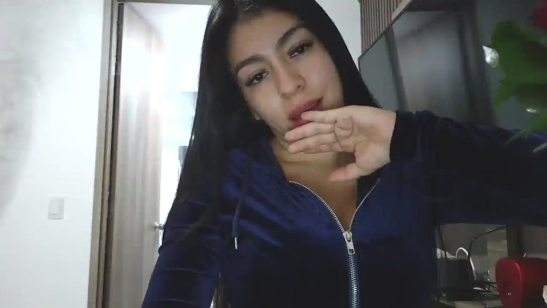 Gallery image thumbnail from yesicat's myfreecams stream on, 04/26/2026, 03:42 image 5 of 20