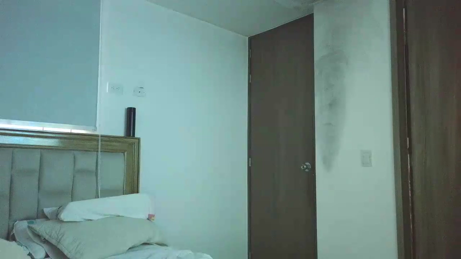 Gallery image thumbnail from yesicat's myfreecams stream on, 05/06/2026, 23:00 image 11 of 20