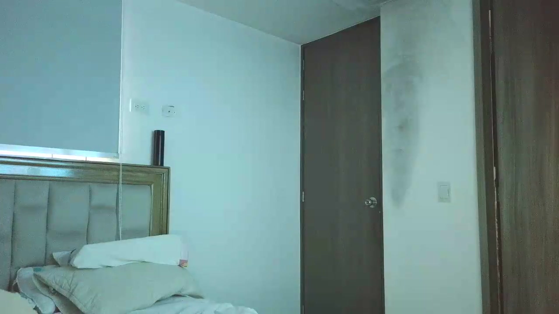 Gallery image thumbnail from yesicat's myfreecams stream on, 05/06/2026, 23:00 image 10 of 20