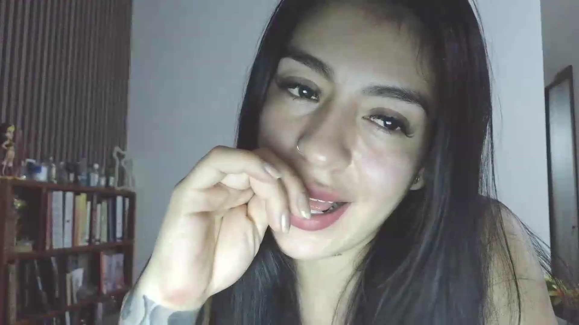 Gallery image thumbnail from yesicat's myfreecams stream on, 05/18/2026, 04:59 image 2 of 20