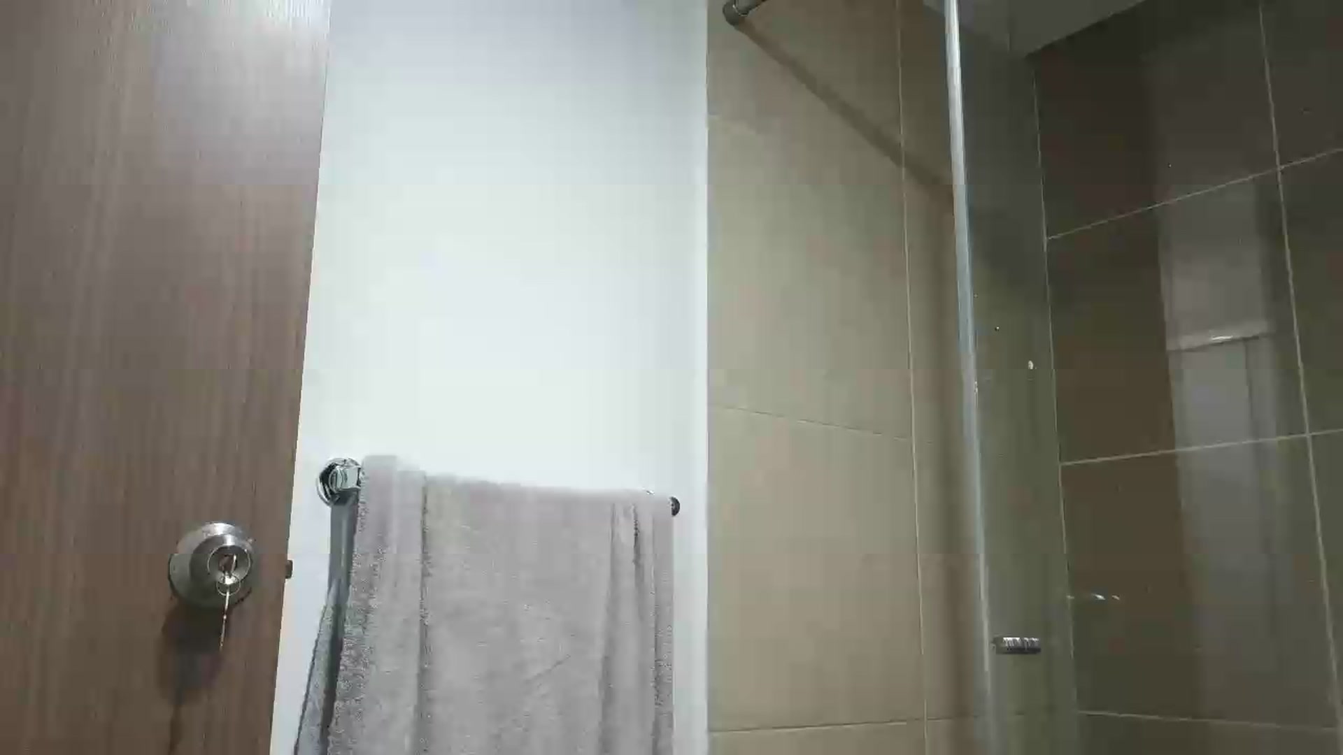 Gallery image thumbnail from yesicat's myfreecams stream on, 05/18/2026, 04:59 image 8 of 20