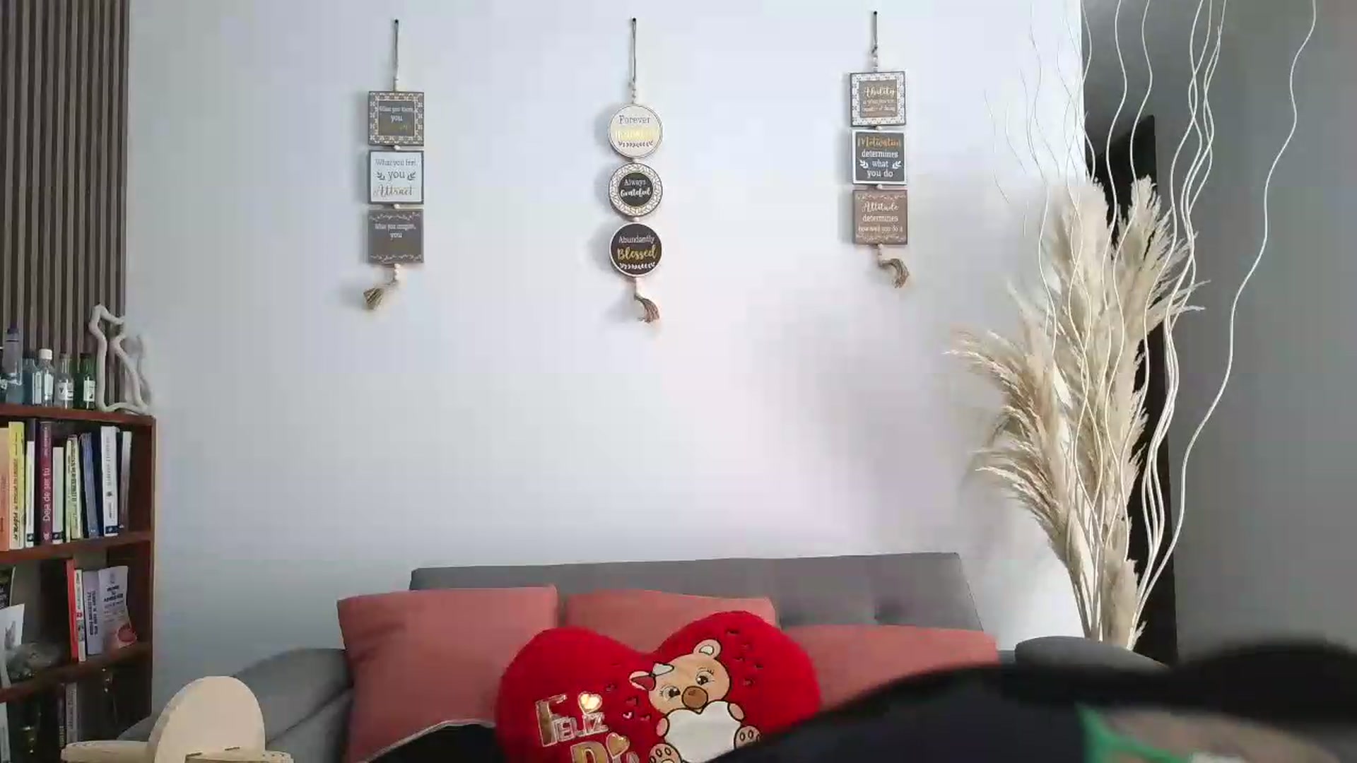 Gallery image thumbnail from yesicat's myfreecams stream on, 06/04/2026, 20:21 image 7 of 20