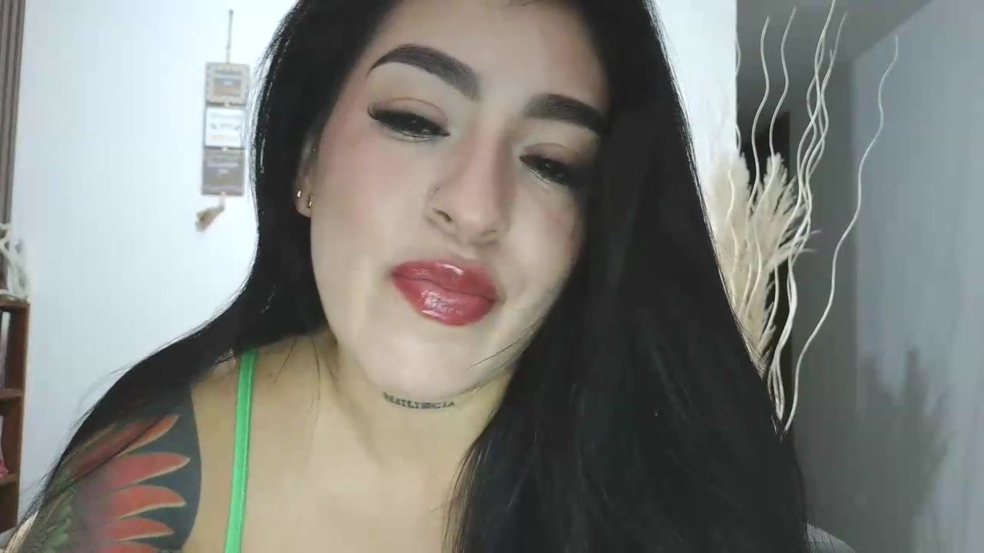 Gallery image thumbnail from yesicat's myfreecams stream on, 06/04/2026, 22:16 image 3 of 20