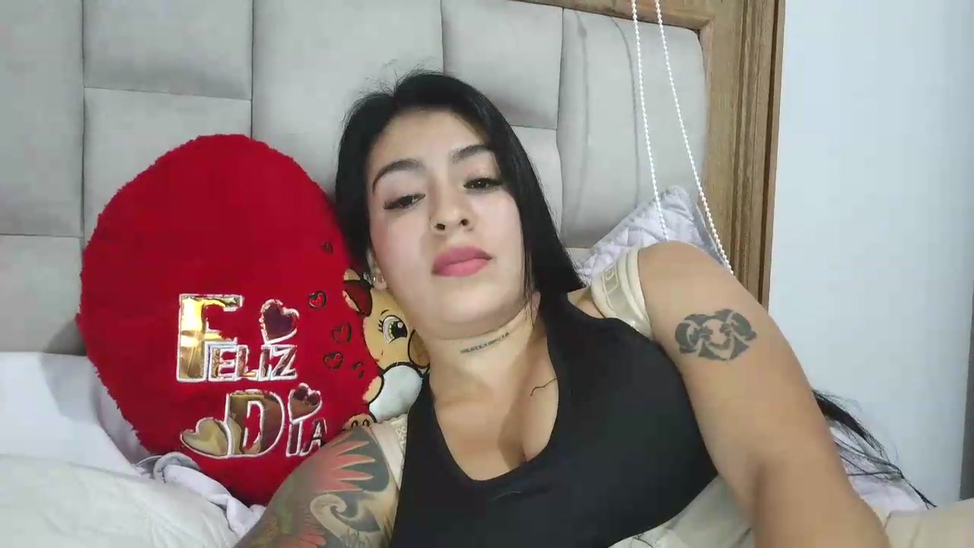 Gallery image thumbnail from yesicat's myfreecams stream on, 06/11/2026, 05:06 image 4 of 20